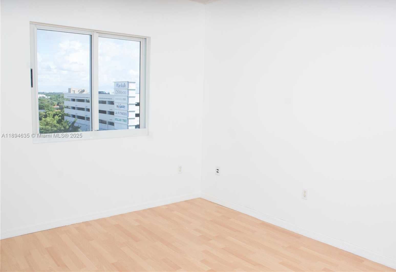 Small Image of 3500 CORAL WAY #1002, Miami Number 25