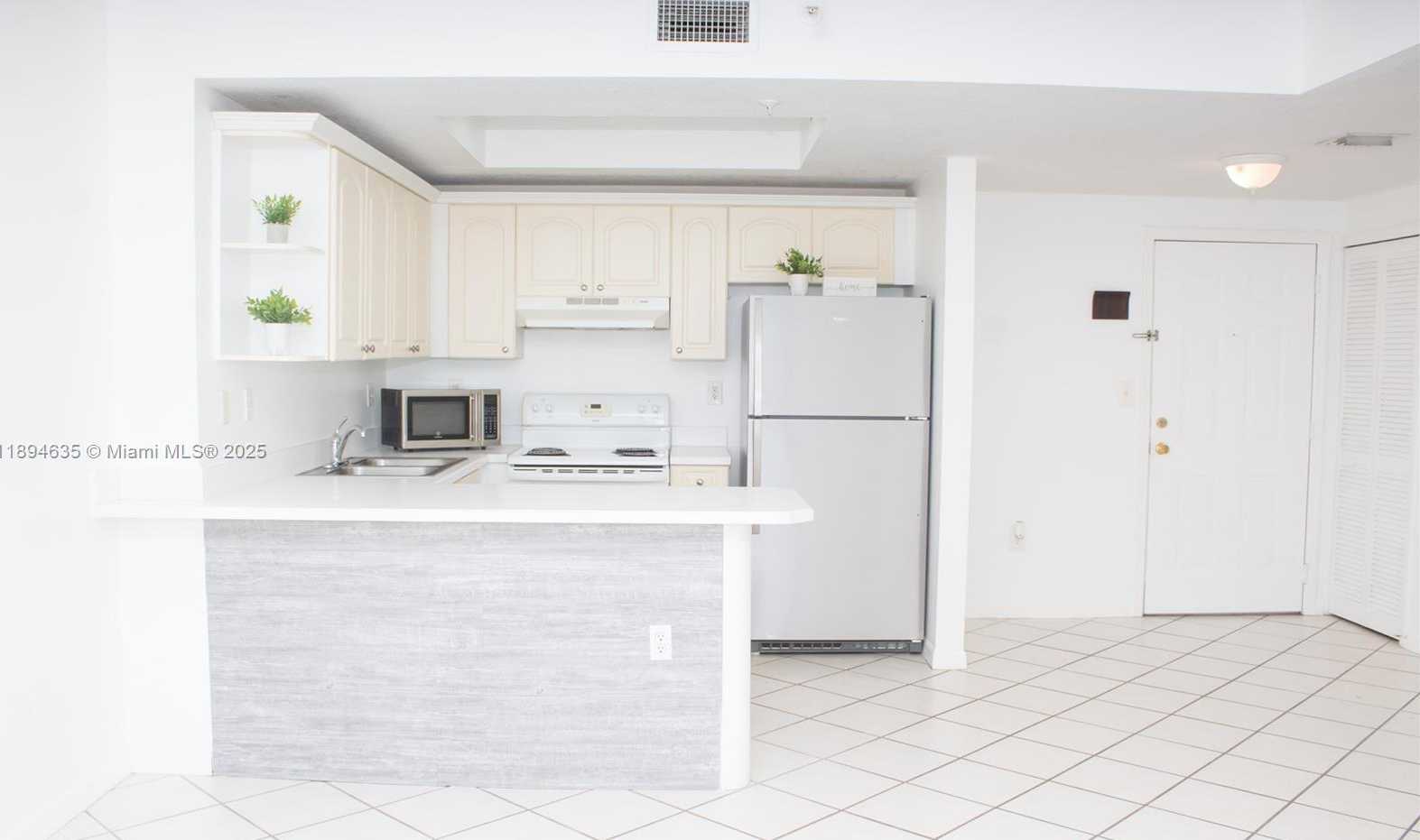 Small Image of 3500 CORAL WAY #1002, Miami Number 4