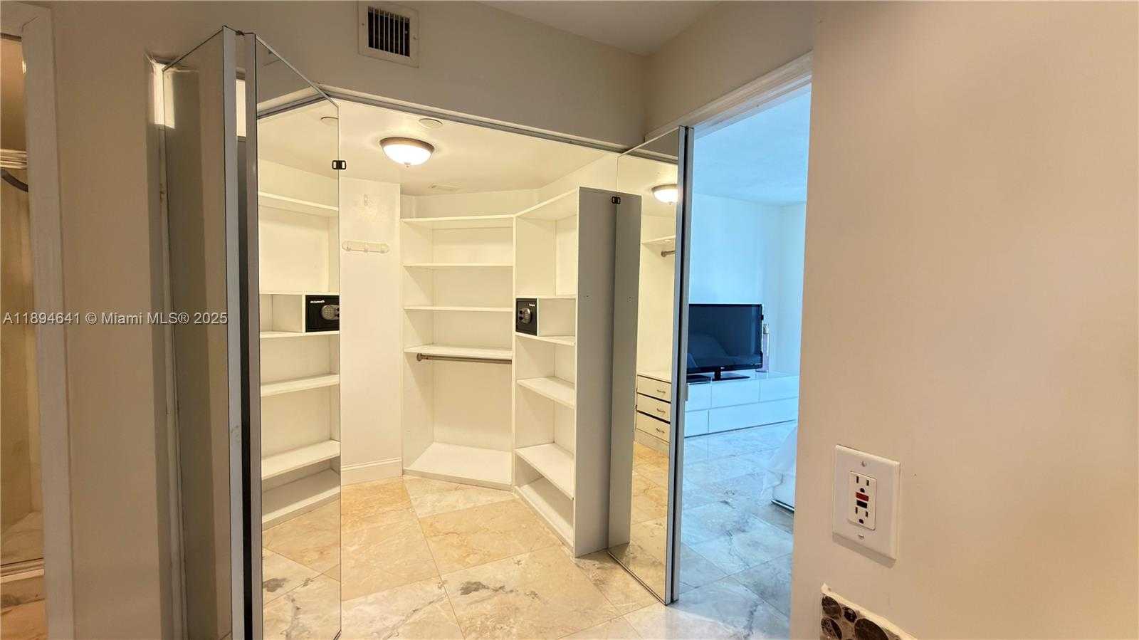 Small Image of 3530 WEST MYSTIC POINTE DR #1602, Aventura Number 31