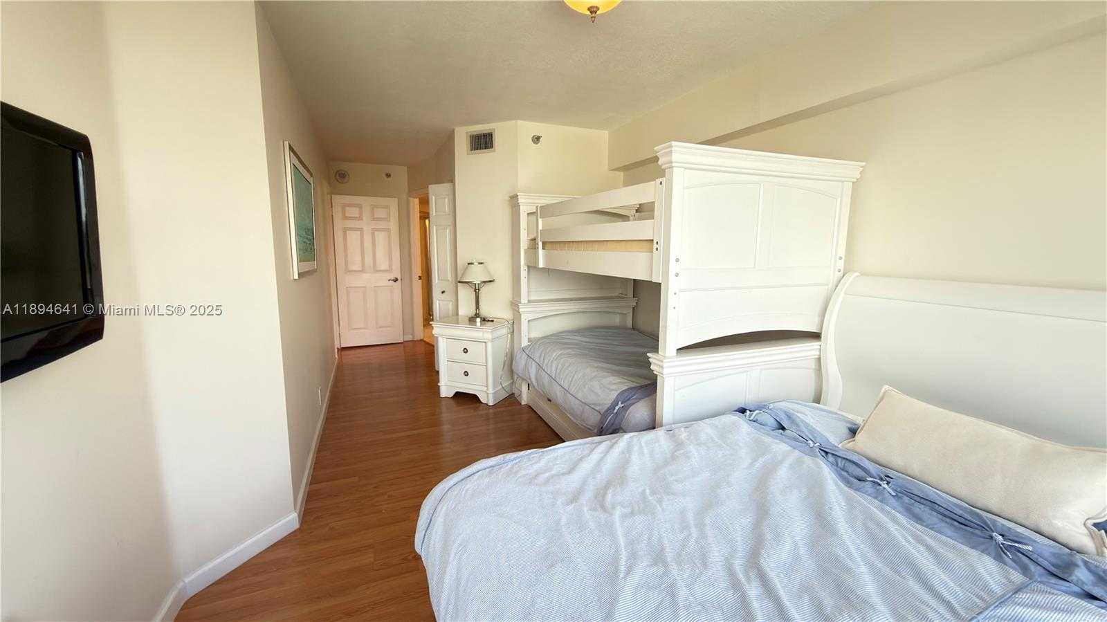 Small Image of 3530 WEST MYSTIC POINTE DR #1602, Aventura Number 57