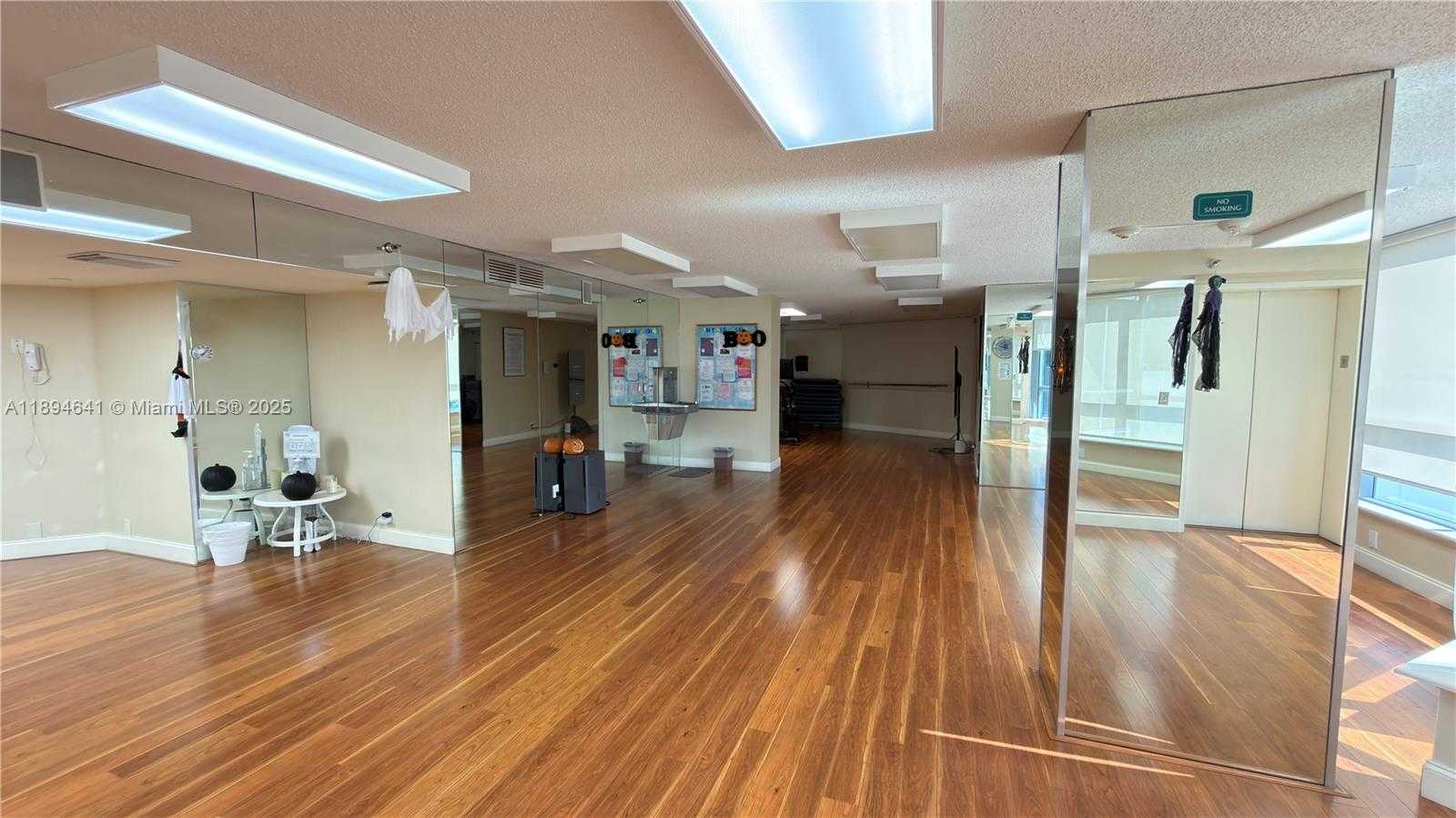 Small Image of 3530 WEST MYSTIC POINTE DR #1602, Aventura Number 77