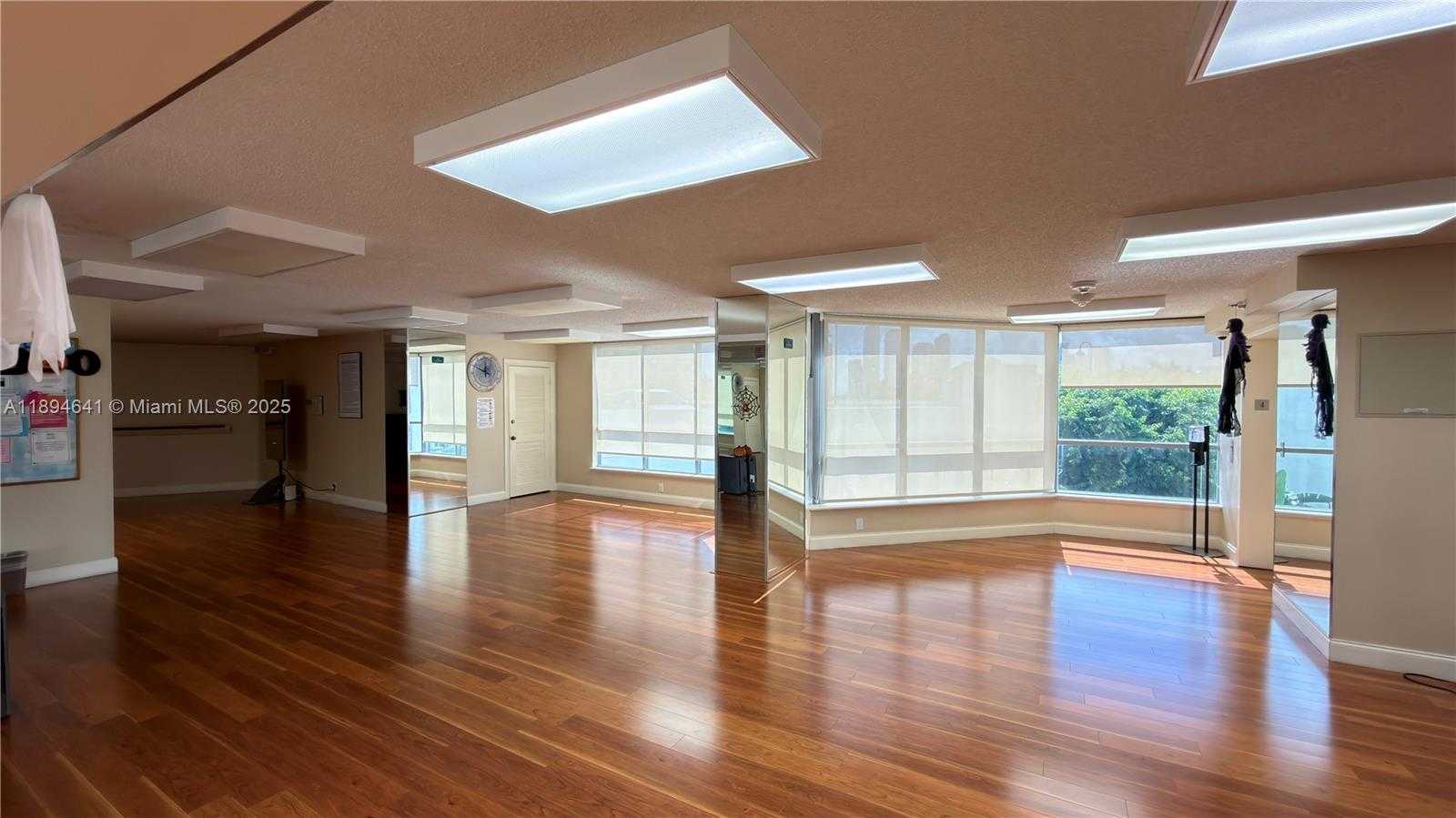 Small Image of 3530 WEST MYSTIC POINTE DR #1602, Aventura Number 78