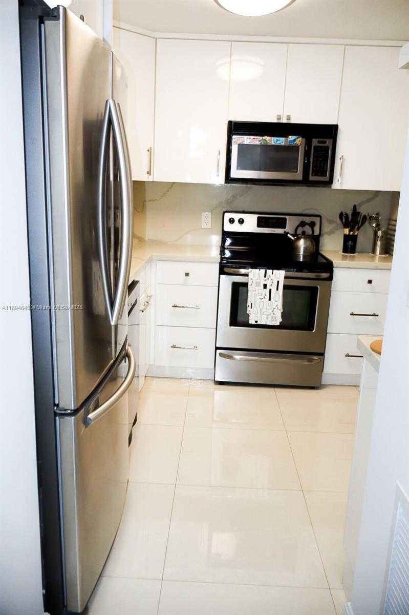 Small Image of 800 WEST AVE #426, Miami Beach Number 11