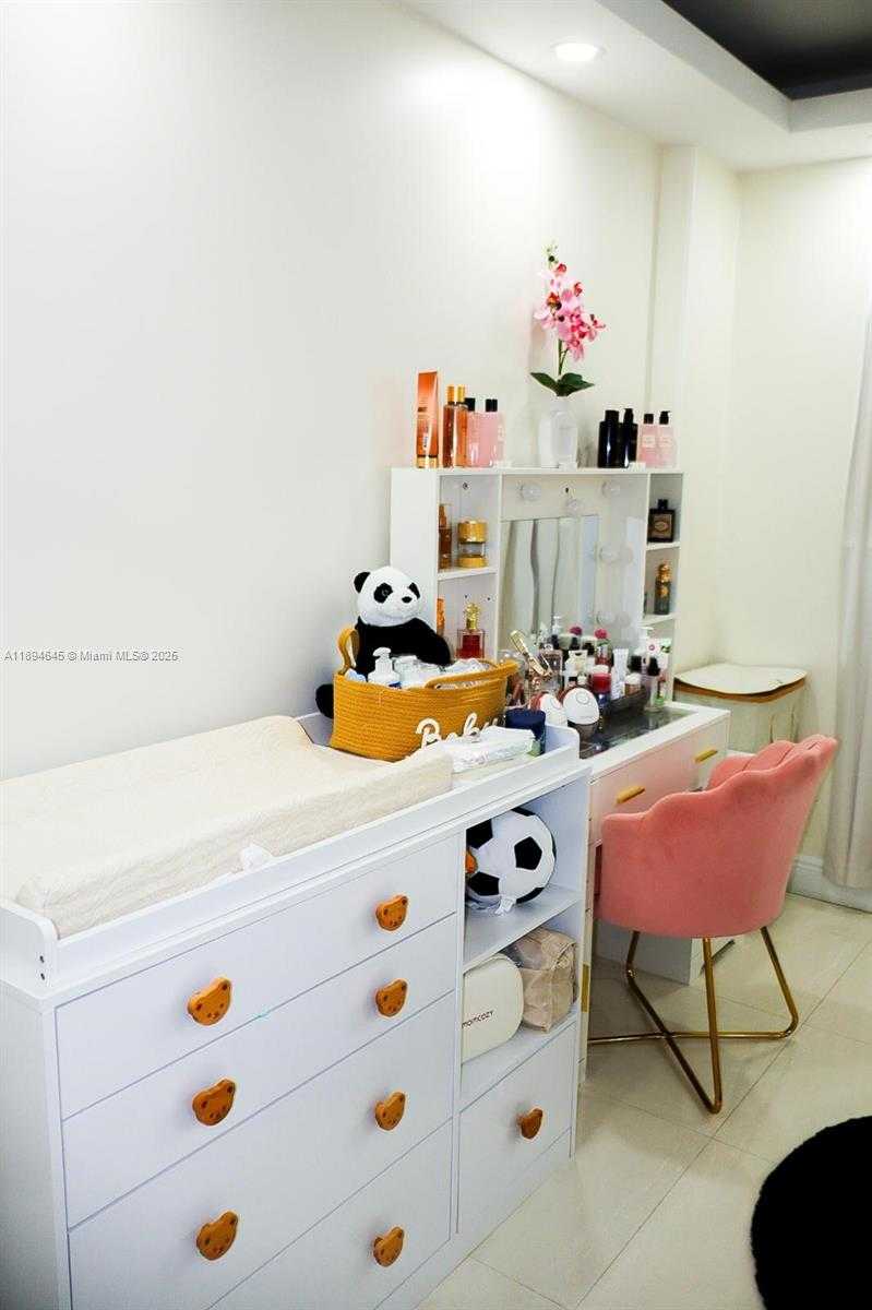 Small Image of 800 WEST AVE #426, Miami Beach Number 14