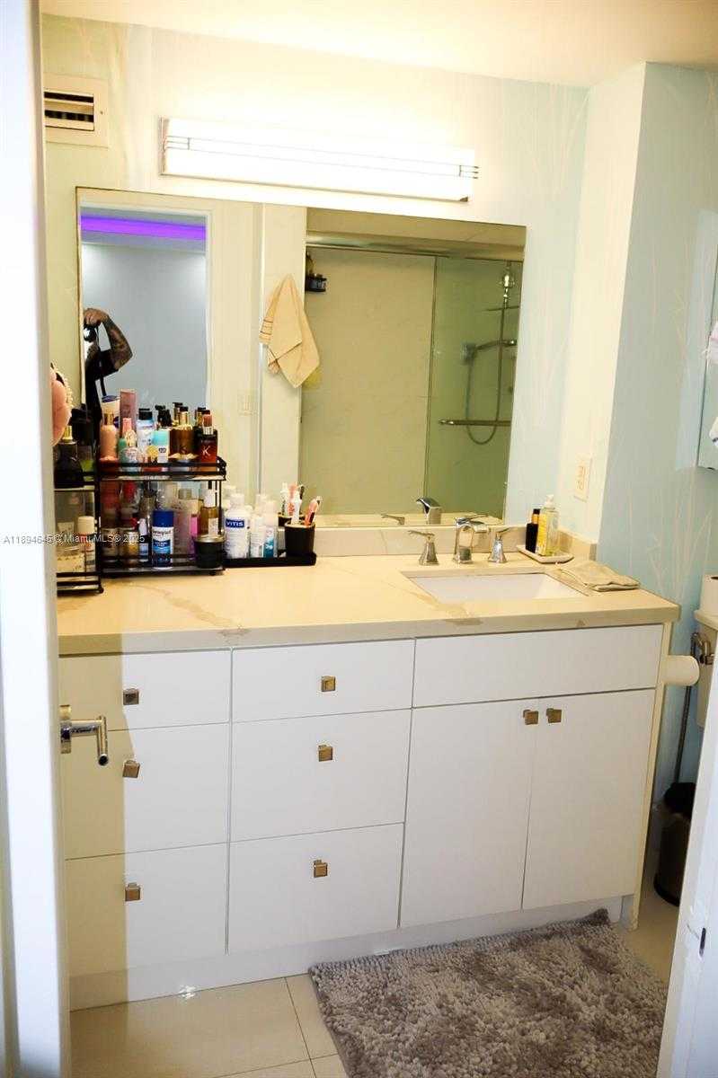 Small Image of 800 WEST AVE #426, Miami Beach Number 17