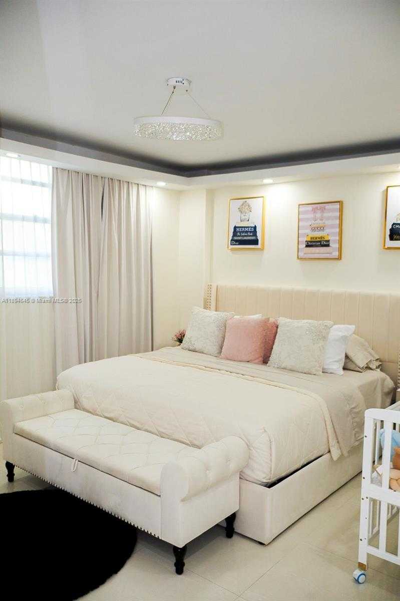 Small Image of 800 WEST AVE #426, Miami Beach Number 19