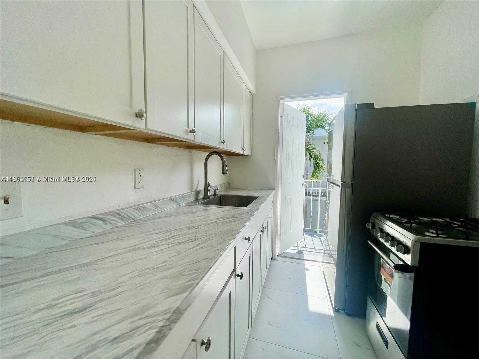 Small Image of 780 81ST ST #9, Miami Beach Number 2