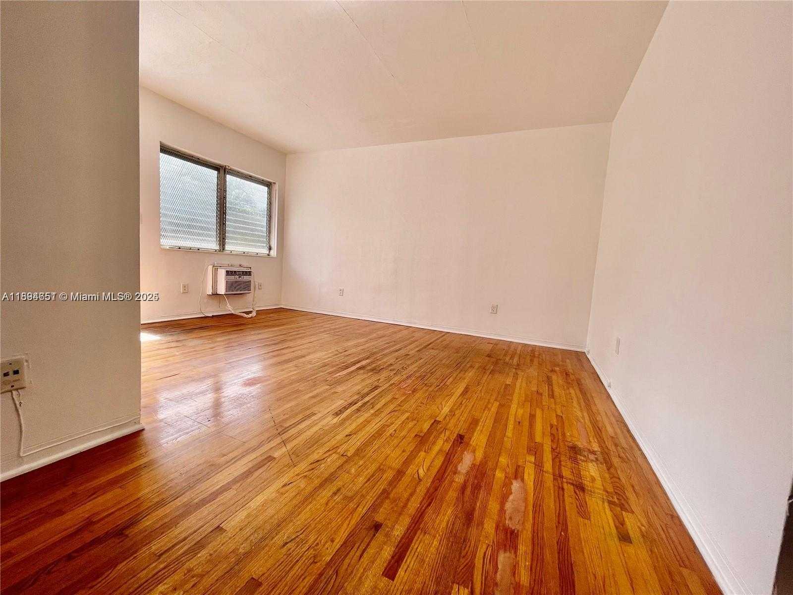 Small Image of 780 81ST ST #9, Miami Beach Number 4