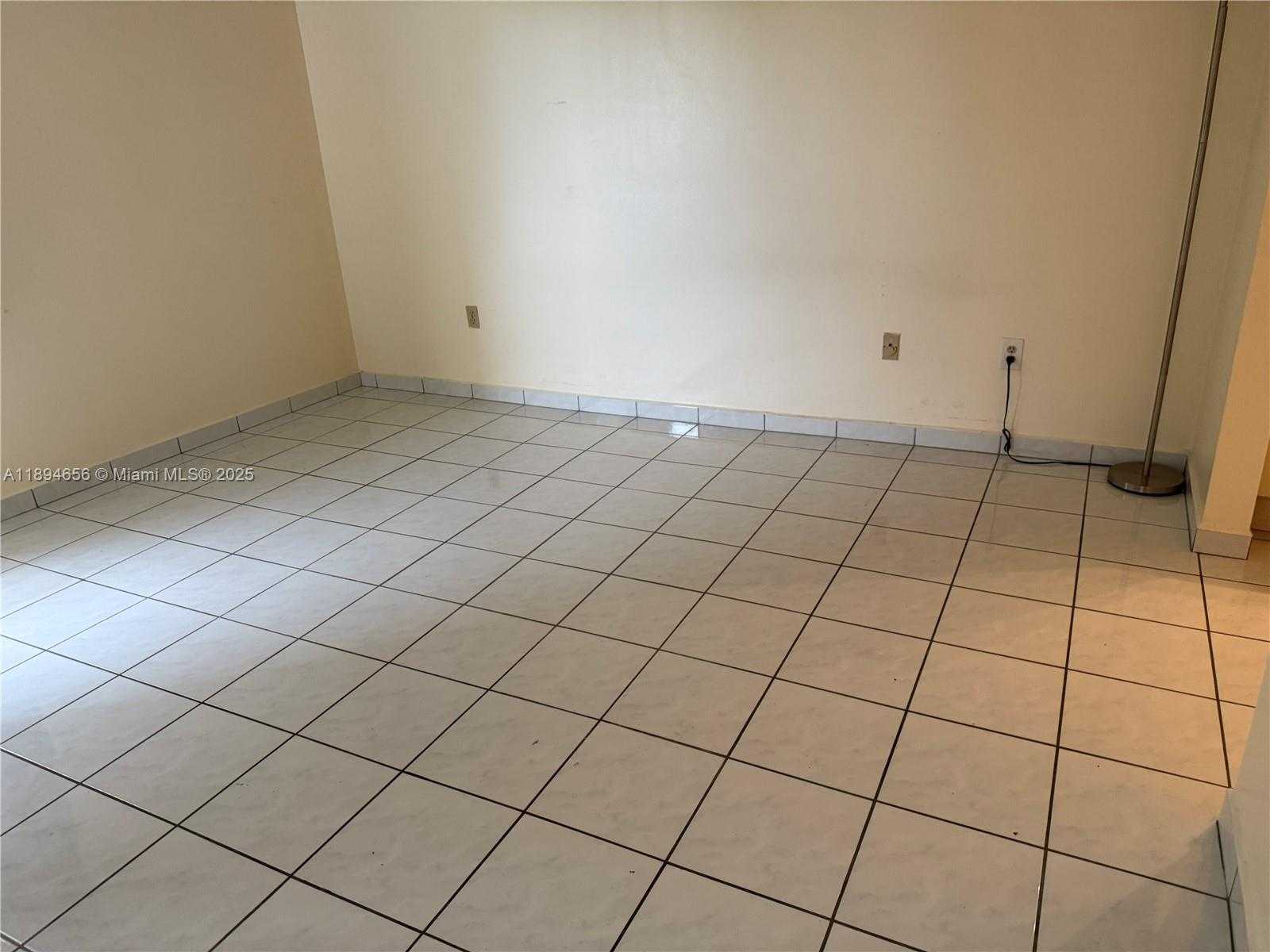Small Image of 8879 FONTAINEBLEAU BLVD #202, Miami Number 4