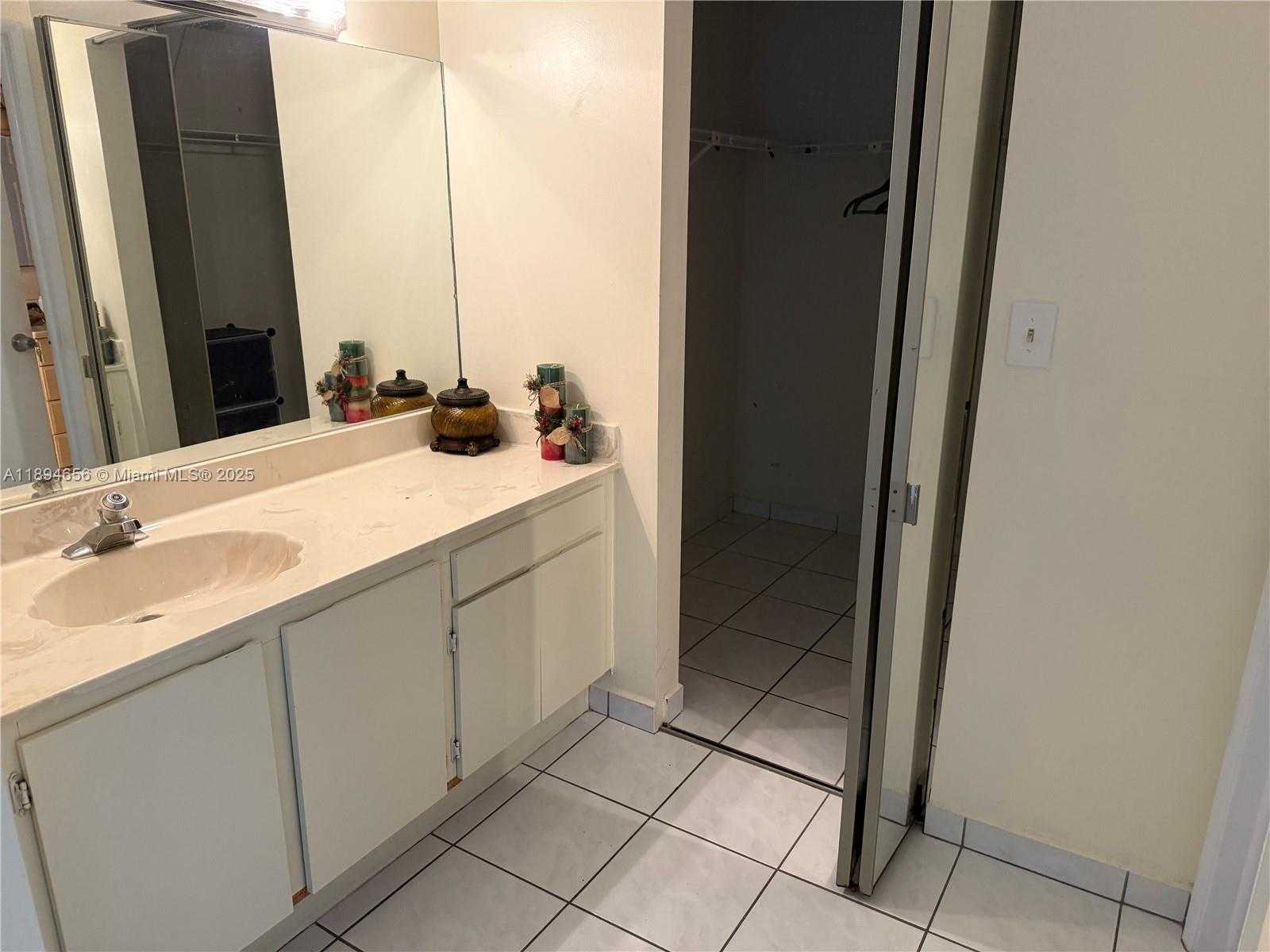 Small Image of 8879 FONTAINEBLEAU BLVD #202, Miami Number 6