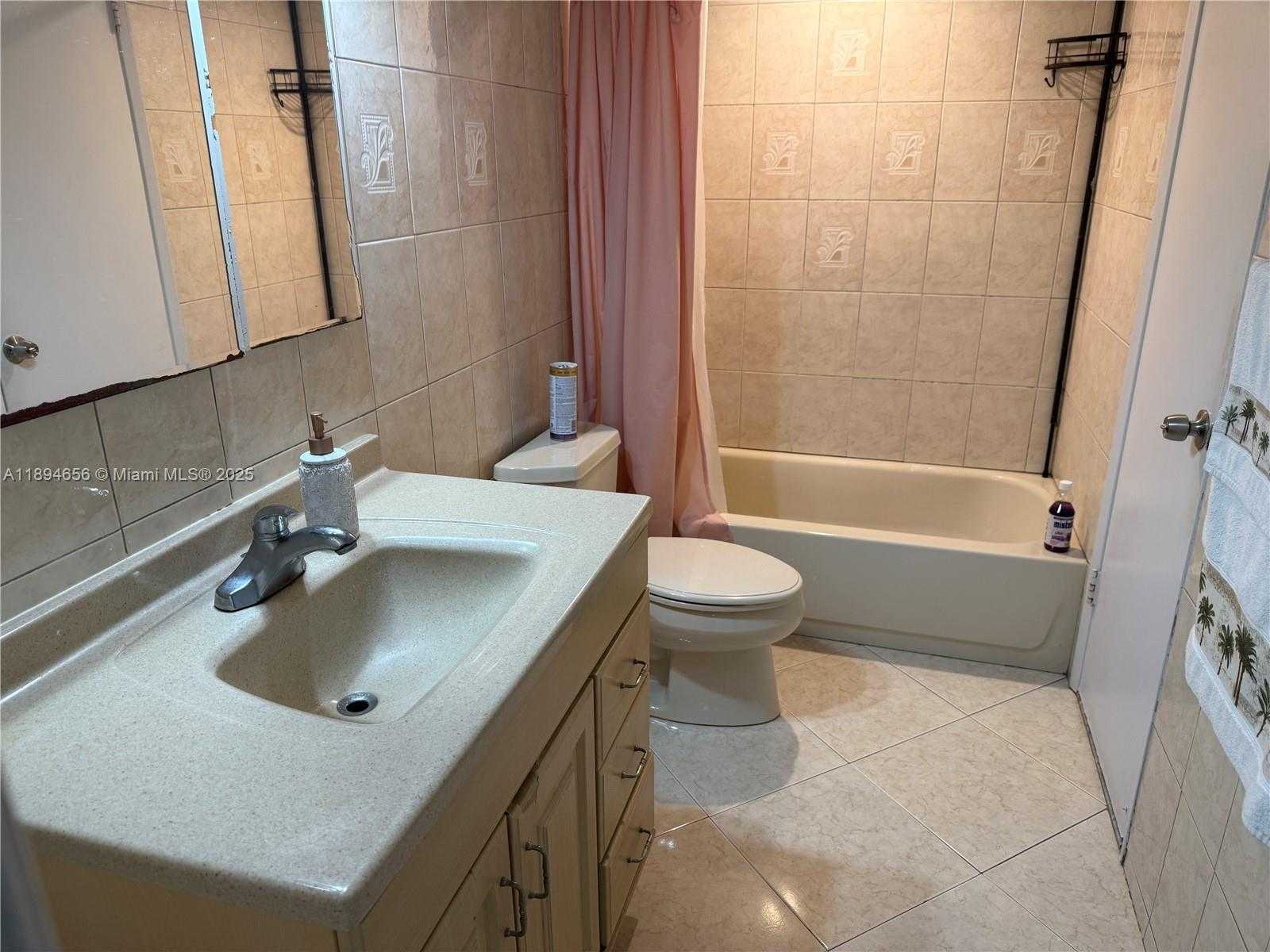 Small Image of 8879 FONTAINEBLEAU BLVD #202, Miami Number 7