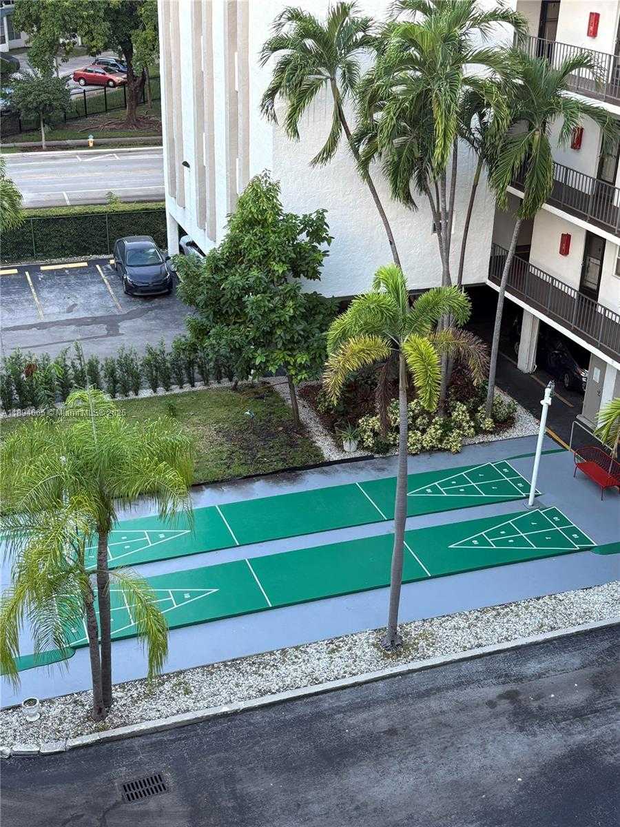 Small Image of 201 178TH DR #537, Sunny Isles Beach Number 2