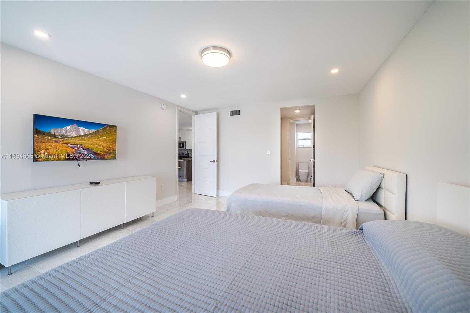 Small Image of 201 178TH DR #537, Sunny Isles Beach Number 7