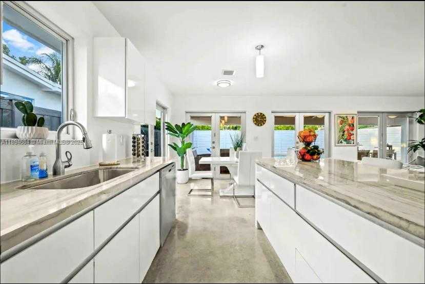 Small Image of 3427 FROW AVE, Miami Number 12