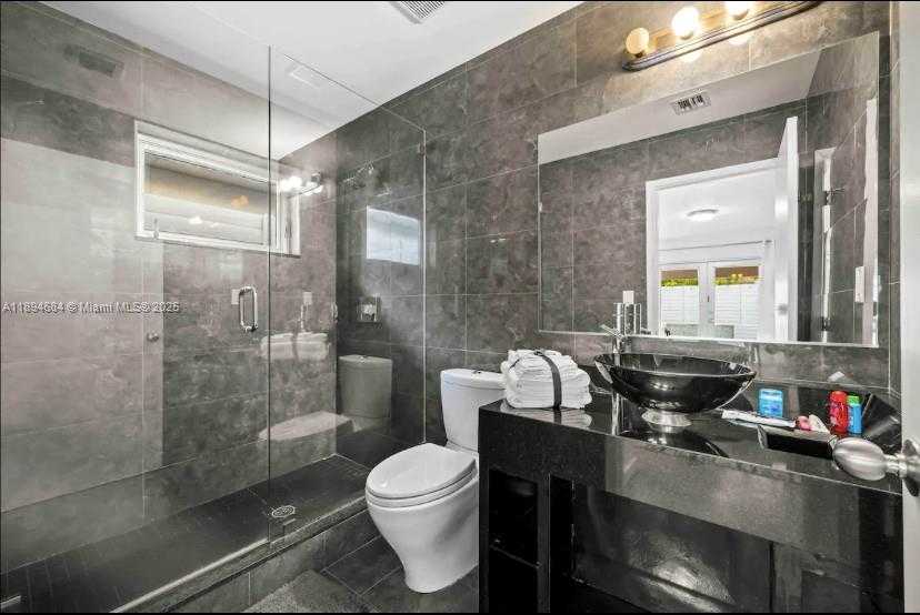 Small Image of 3427 FROW AVE, Miami Number 18