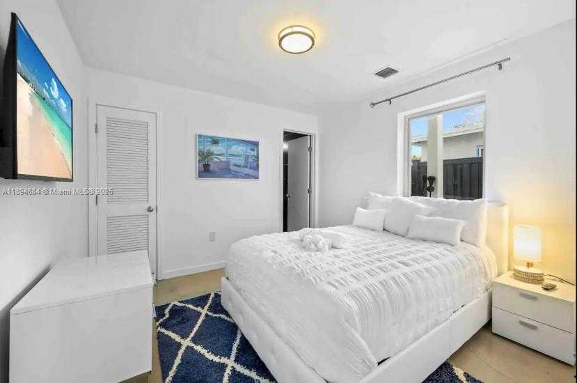 Small Image of 3427 FROW AVE, Miami Number 19