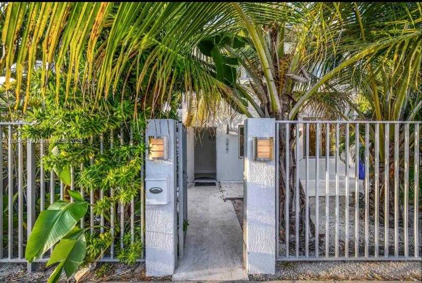 Small Image of 3427 FROW AVE, Miami Number 5