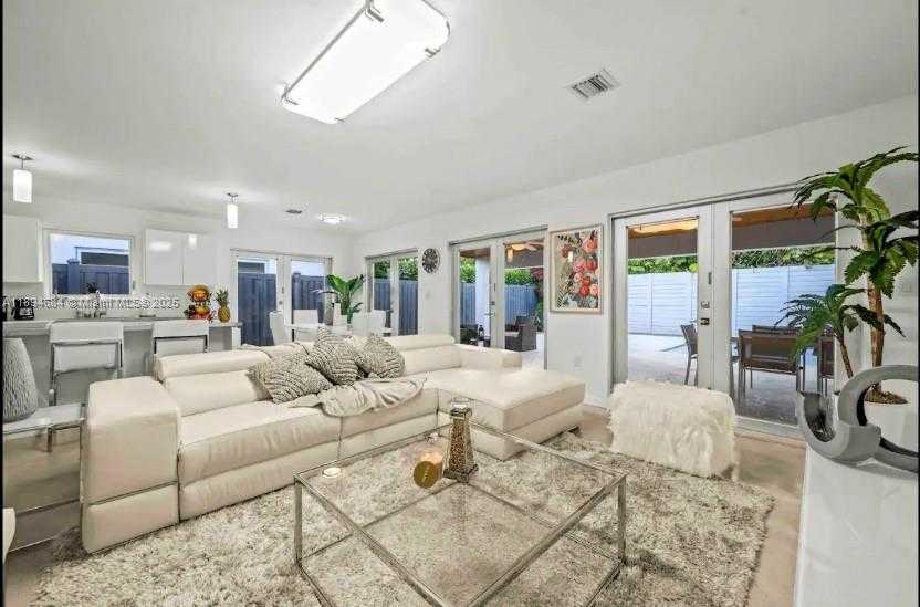 Small Image of 3427 FROW AVE, Miami Number 6
