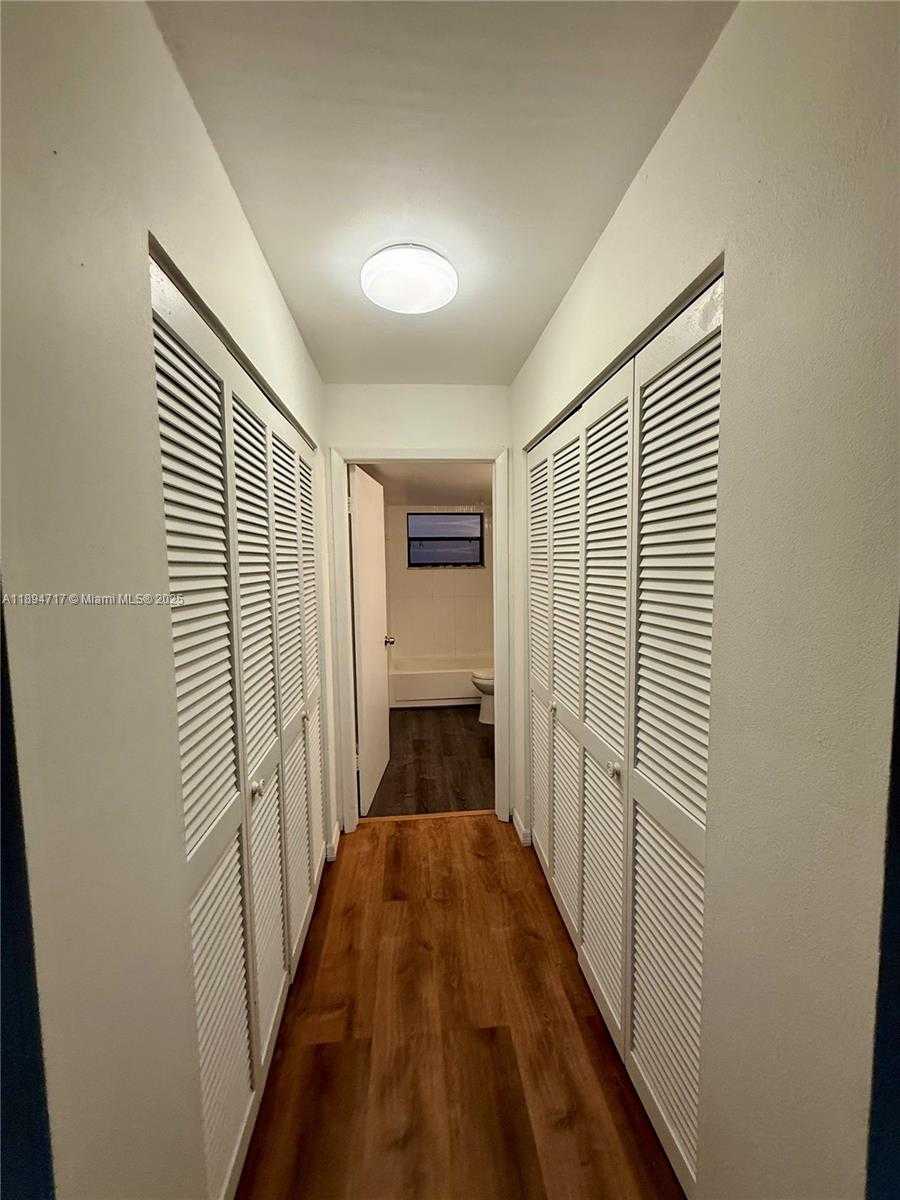 Small Image of 8101 BYRON AVE #305, Miami Beach Number 6