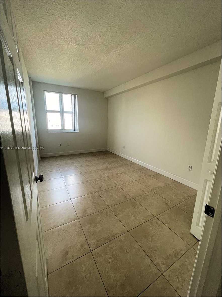 Small Image of 50 MENORES AVE #717, Coral Gables Number 14