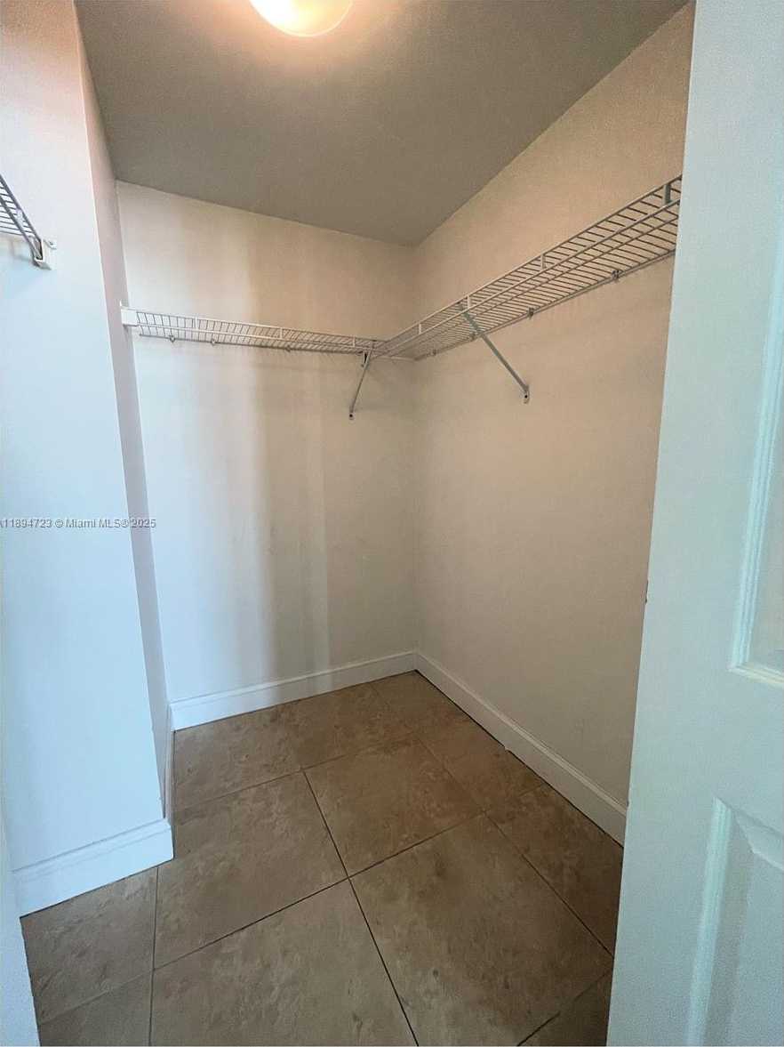 Small Image of 50 MENORES AVE #717, Coral Gables Number 16