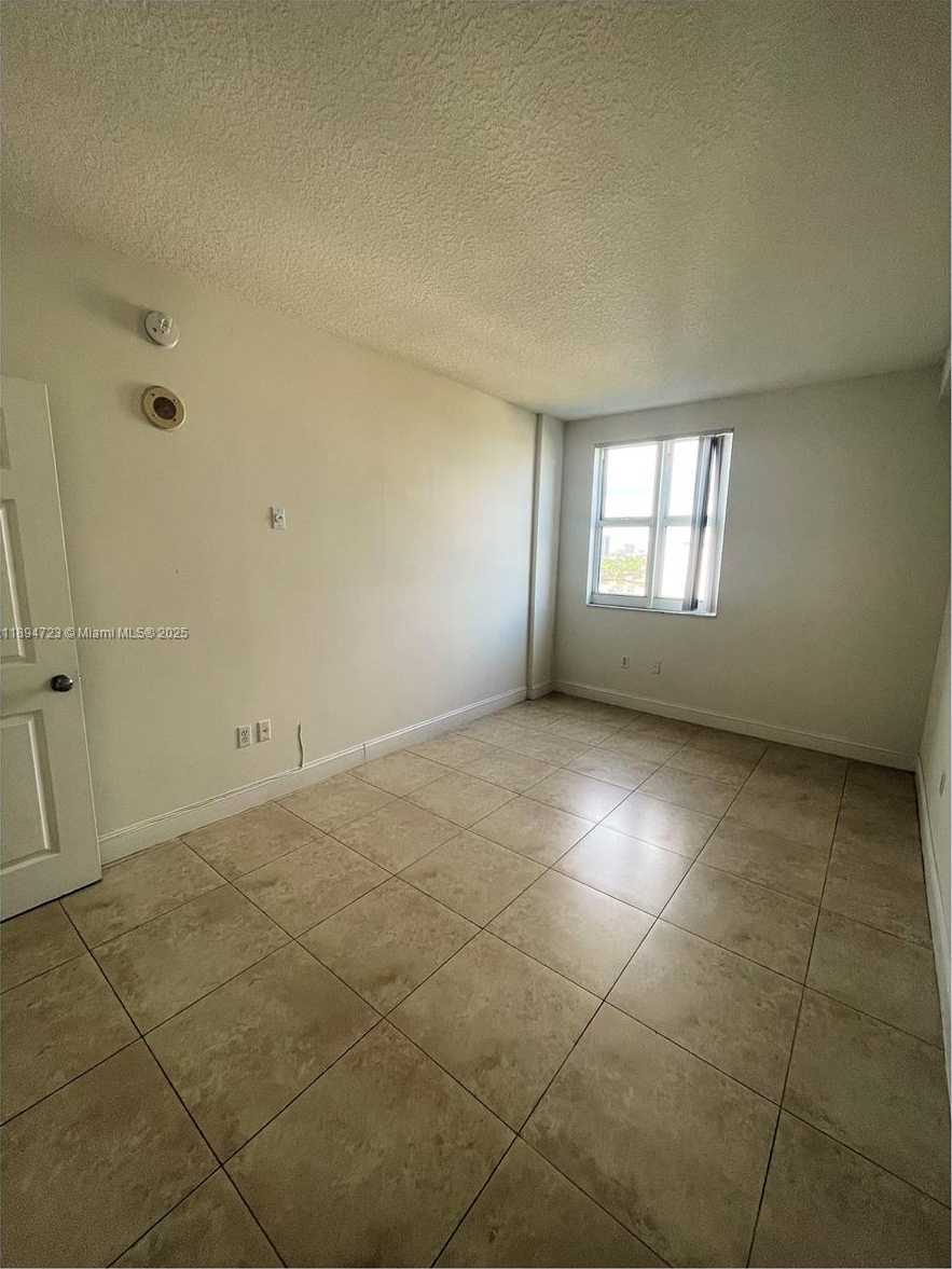 Small Image of 50 MENORES AVE #717, Coral Gables Number 18