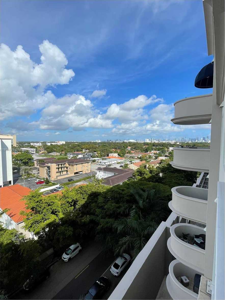 Small Image of 50 MENORES AVE #717, Coral Gables Number 22