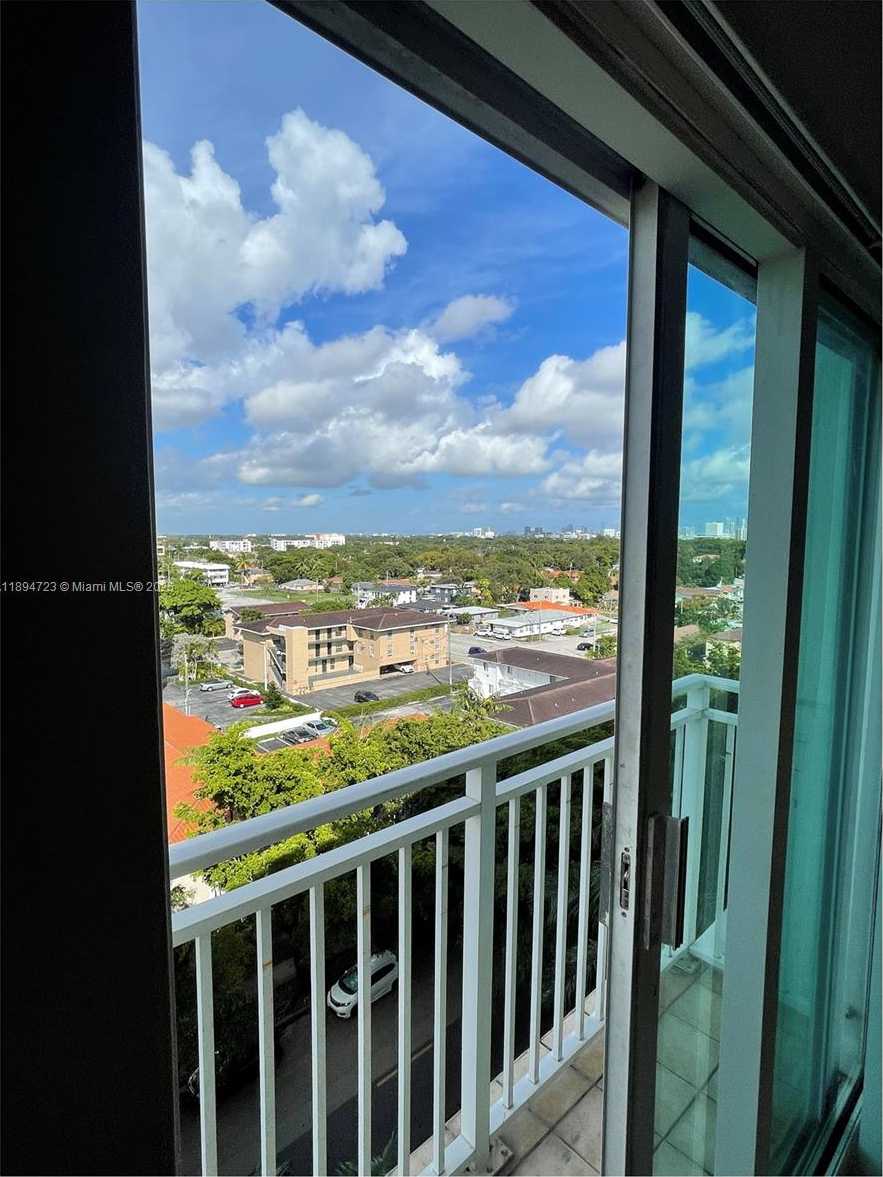 Small Image of 50 MENORES AVE #717, Coral Gables Number 24