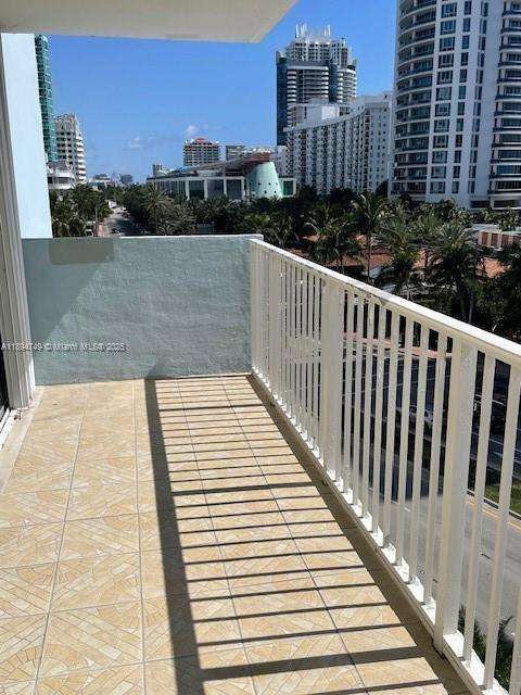 Small Image of 5838 COLLINS AVE #5H, Miami Beach Number 5