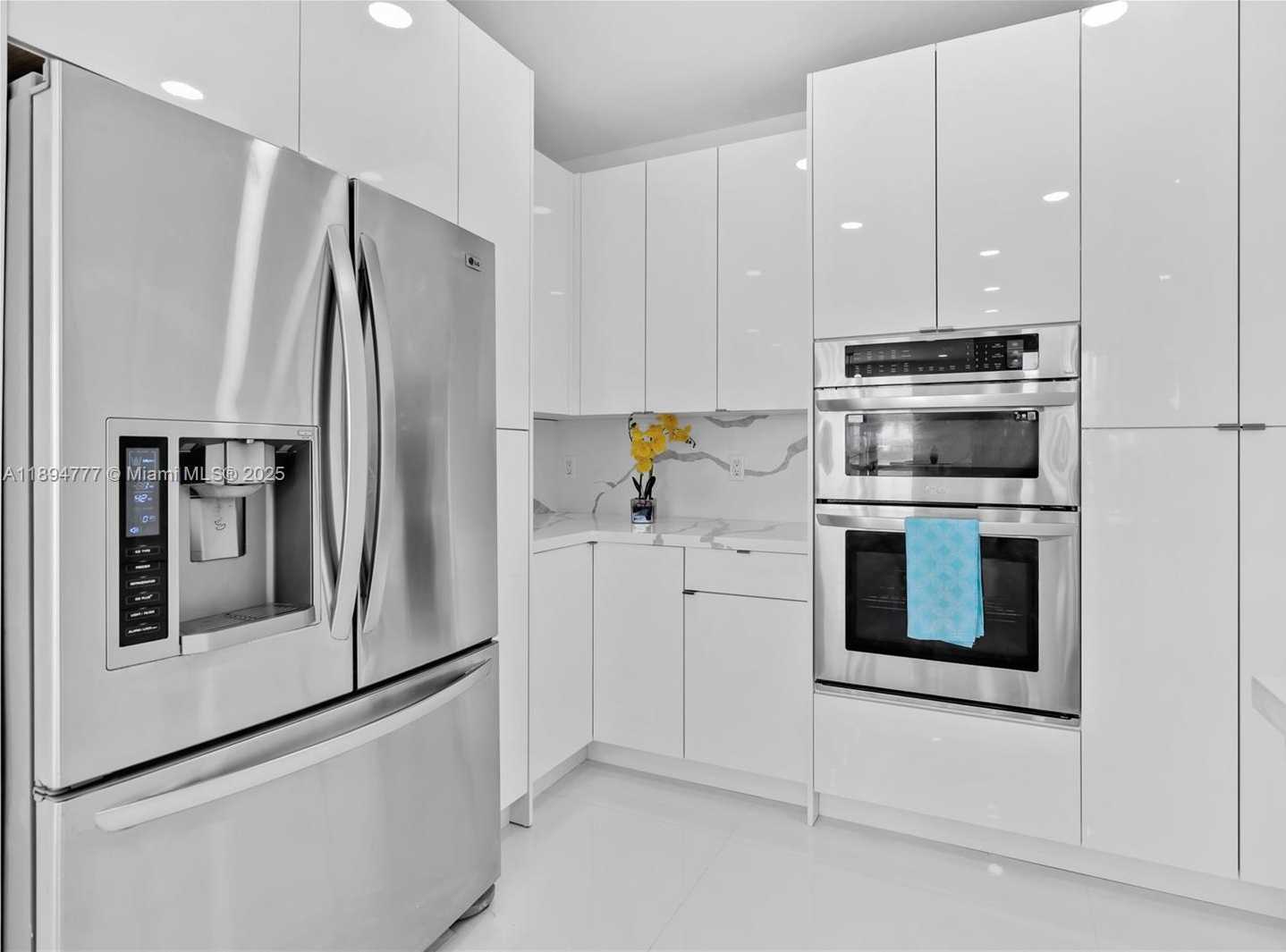 Small Image of 6644 NORTH WEST 107TH PL, Doral Number 11