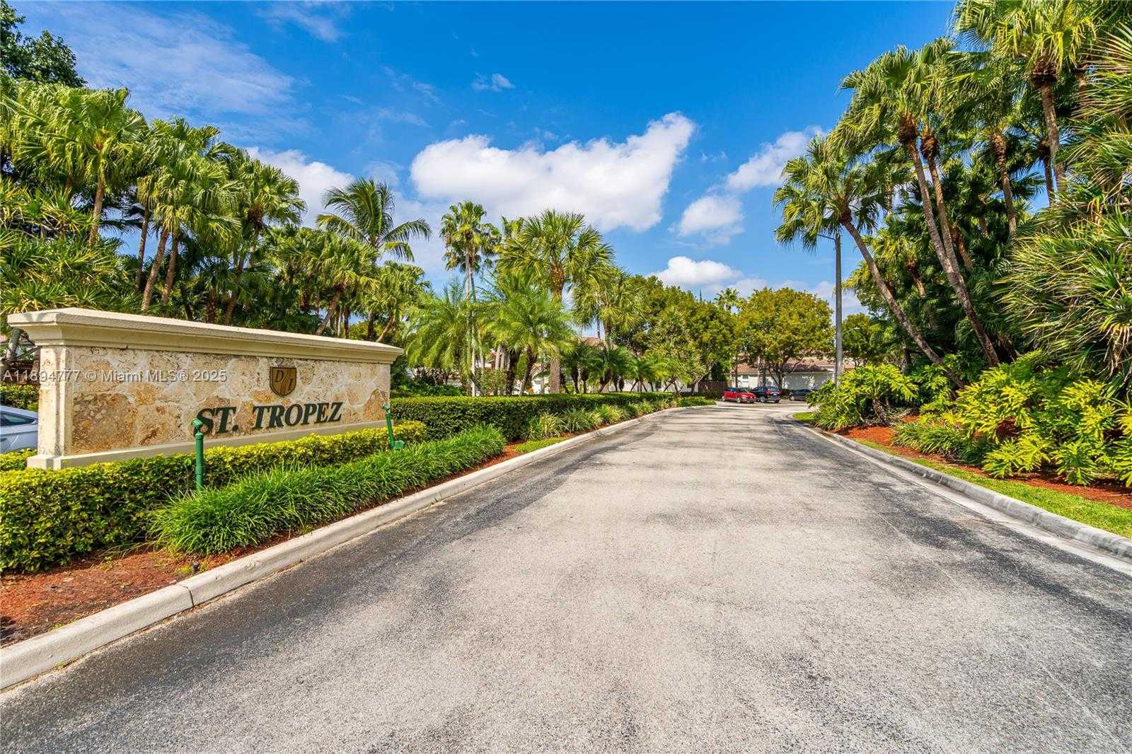 Small Image of 6644 NORTH WEST 107TH PL, Doral Number 13
