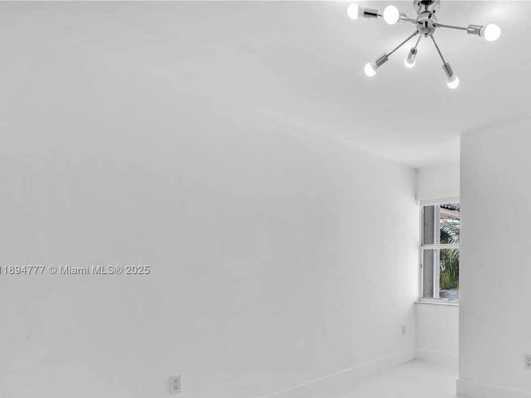 Small Image of 6644 NORTH WEST 107TH PL, Doral Number 22