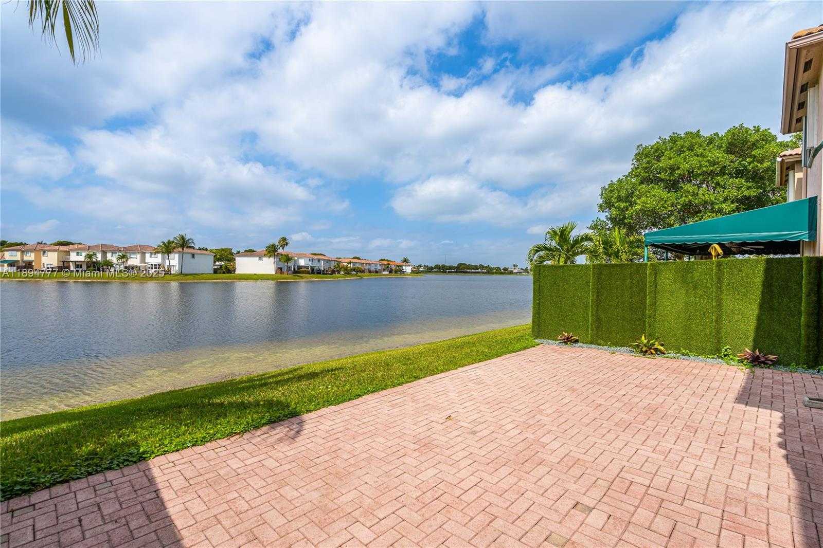 Small Image of 6644 NORTH WEST 107TH PL, Doral Number 4