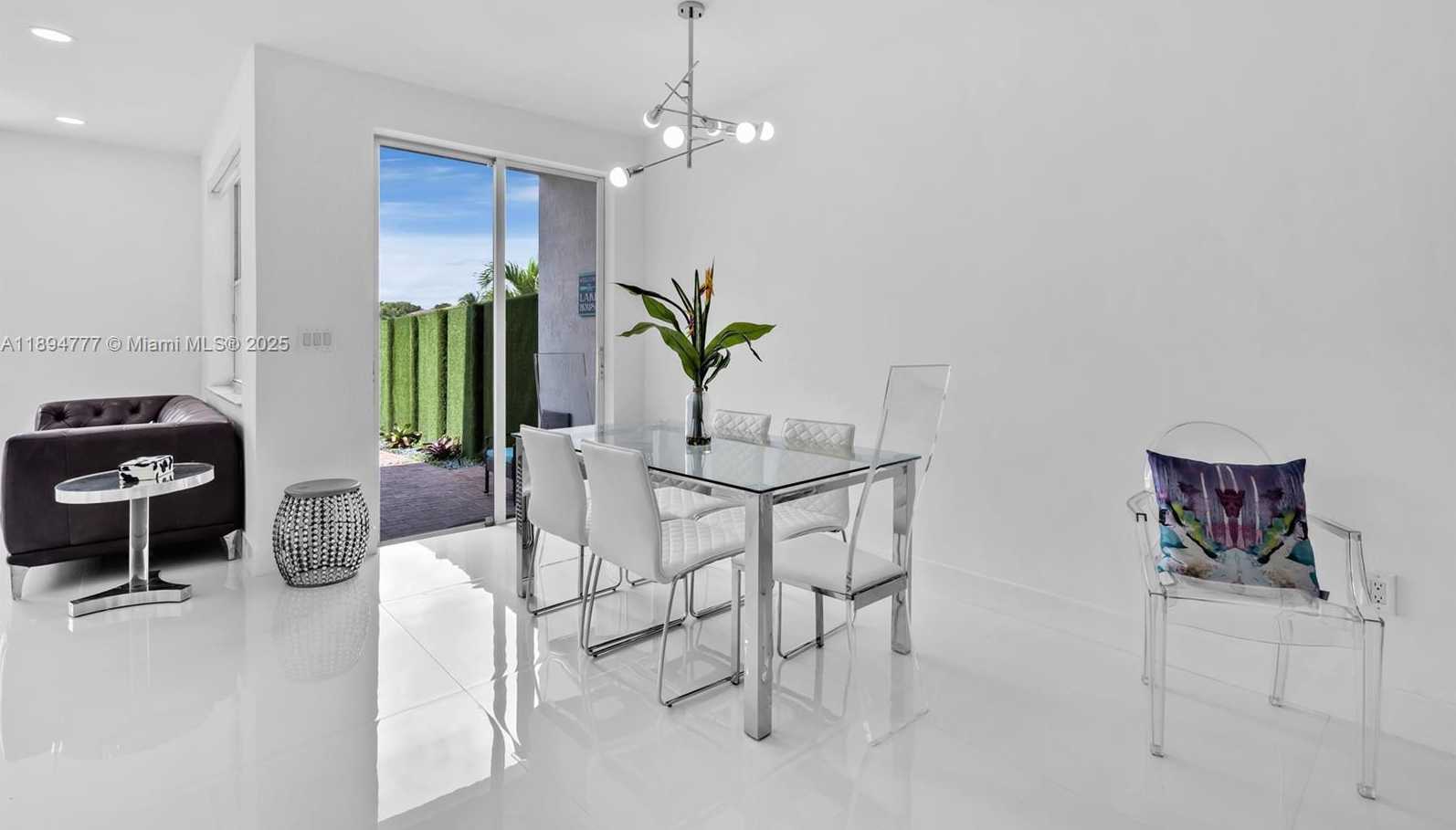 Small Image of 6644 NORTH WEST 107TH PL, Doral Number 7