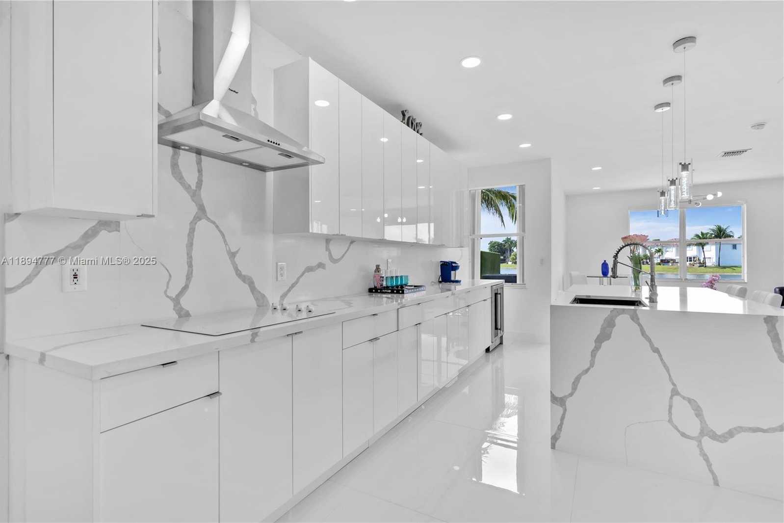 Small Image of 6644 NORTH WEST 107TH PL, Doral Number 9