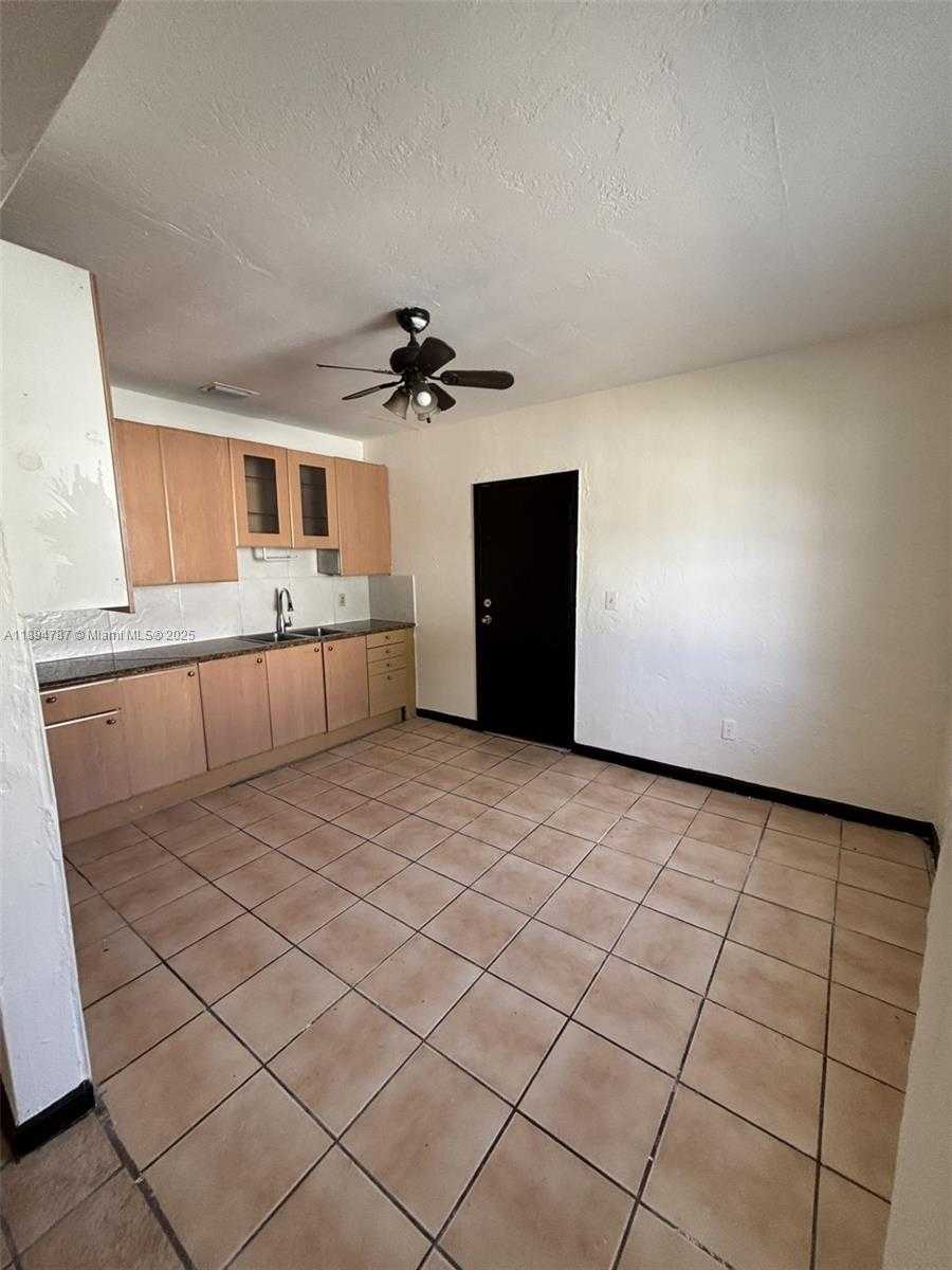 Small Image of Miami Number 12