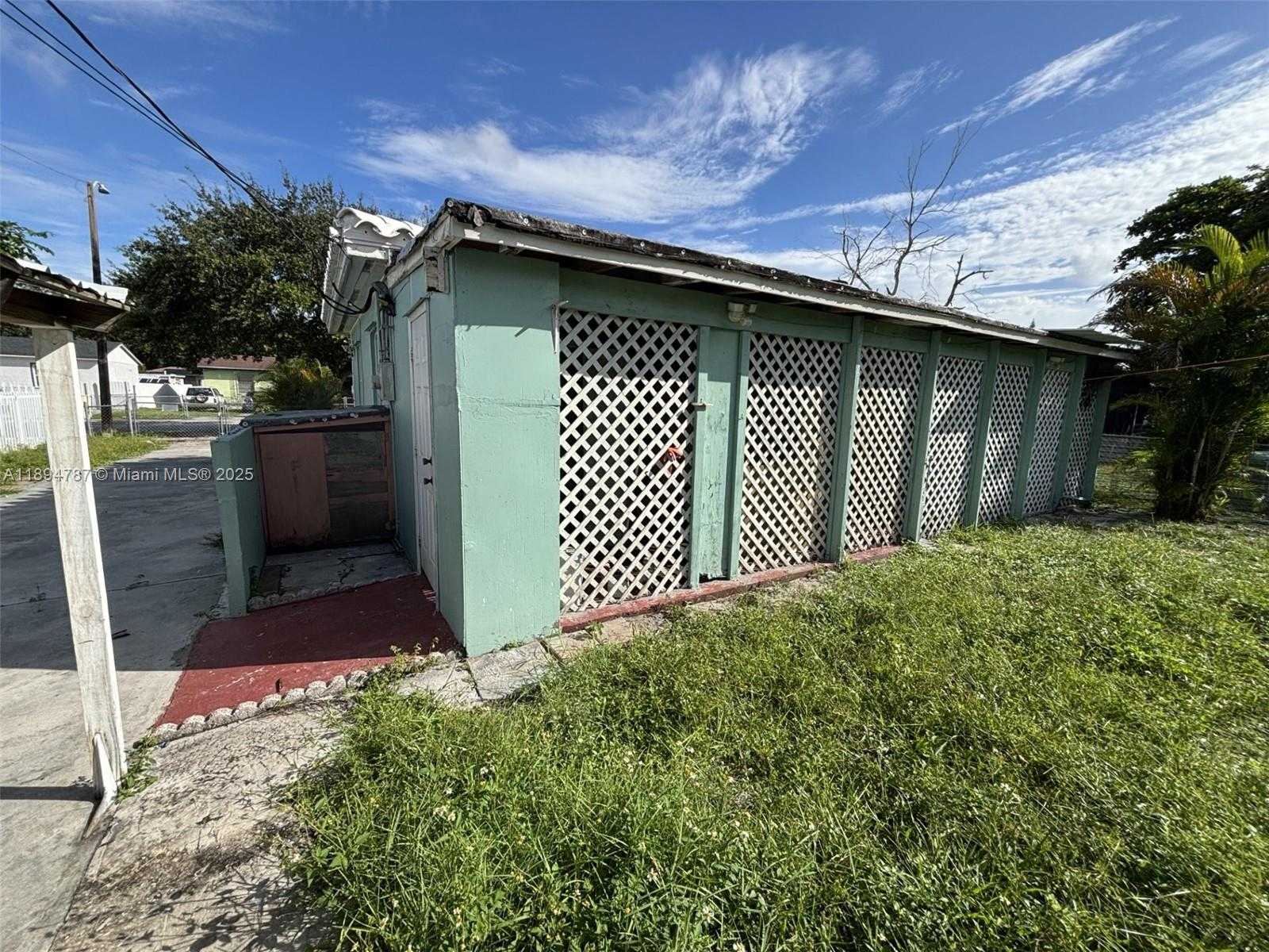 Small Image of Miami Number 4