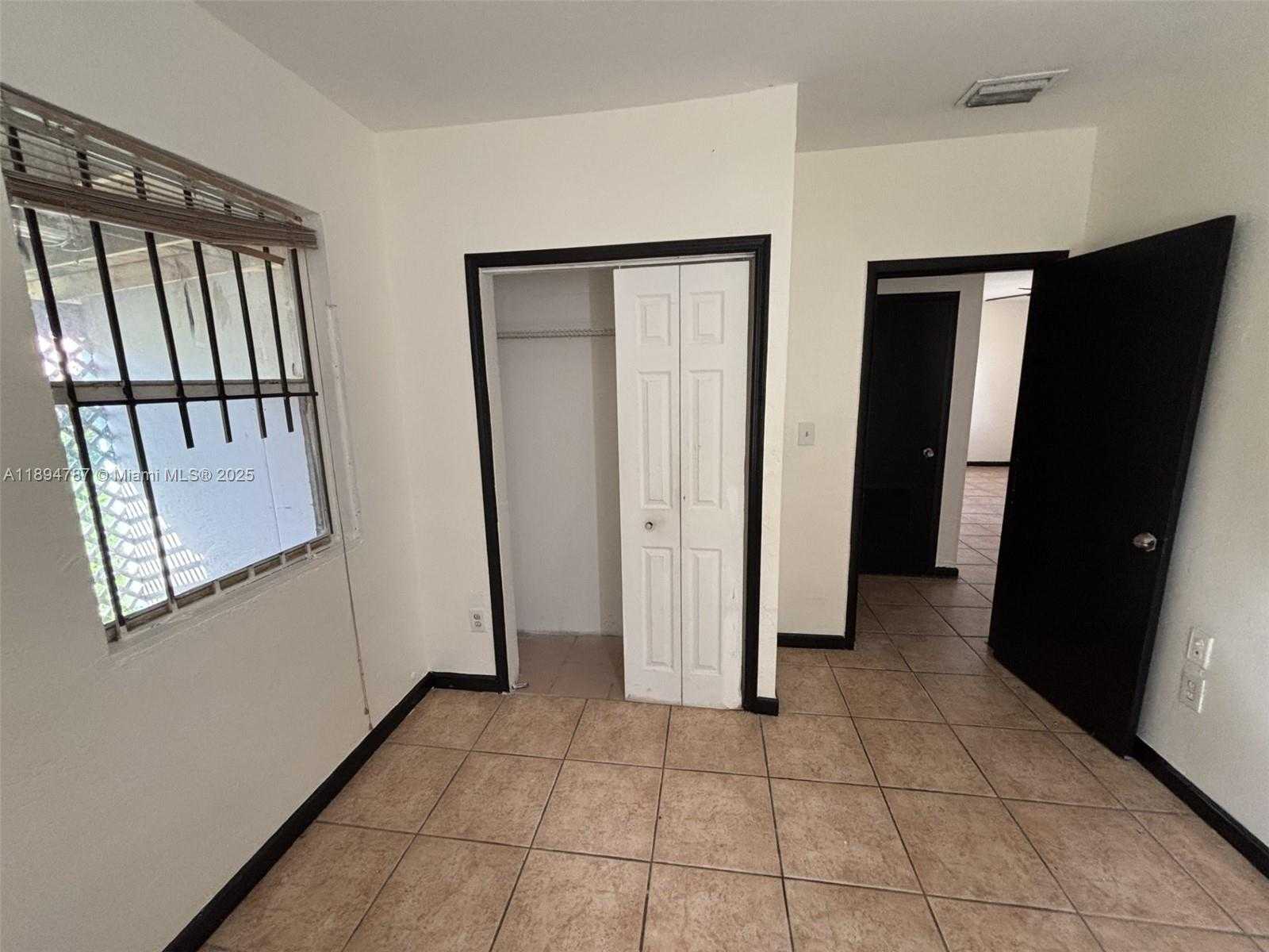 Small Image of Miami Number 6