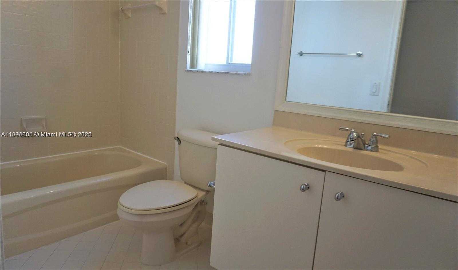 Small Image of 1121 ALEXANDER BND, Weston Number 18