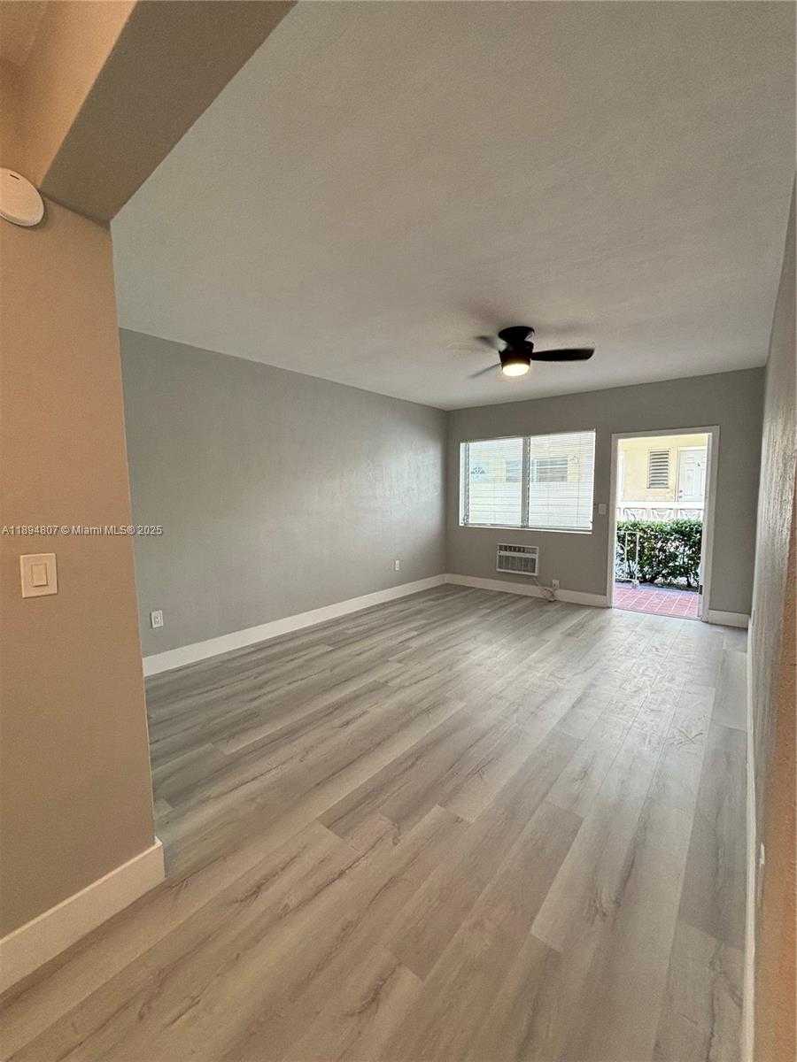 Small Image of 934 MERIDIAN AVE #2, Miami Beach Number 4