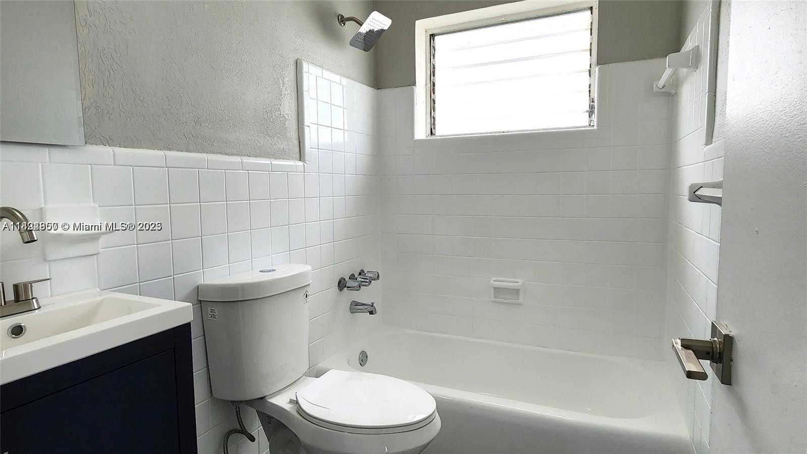 Small Image of 934 MERIDIAN AVE #2, Miami Beach Number 6
