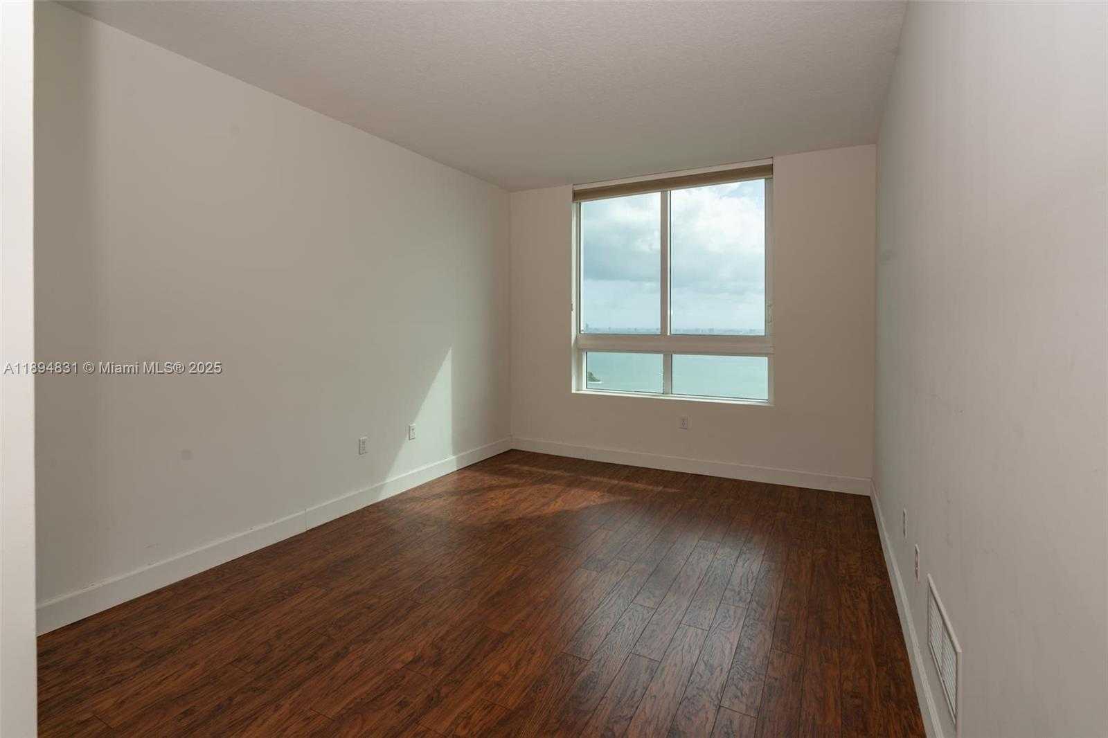 Small Image of 1900 NORTH BAYSHORE DR #3501, Miami Number 14