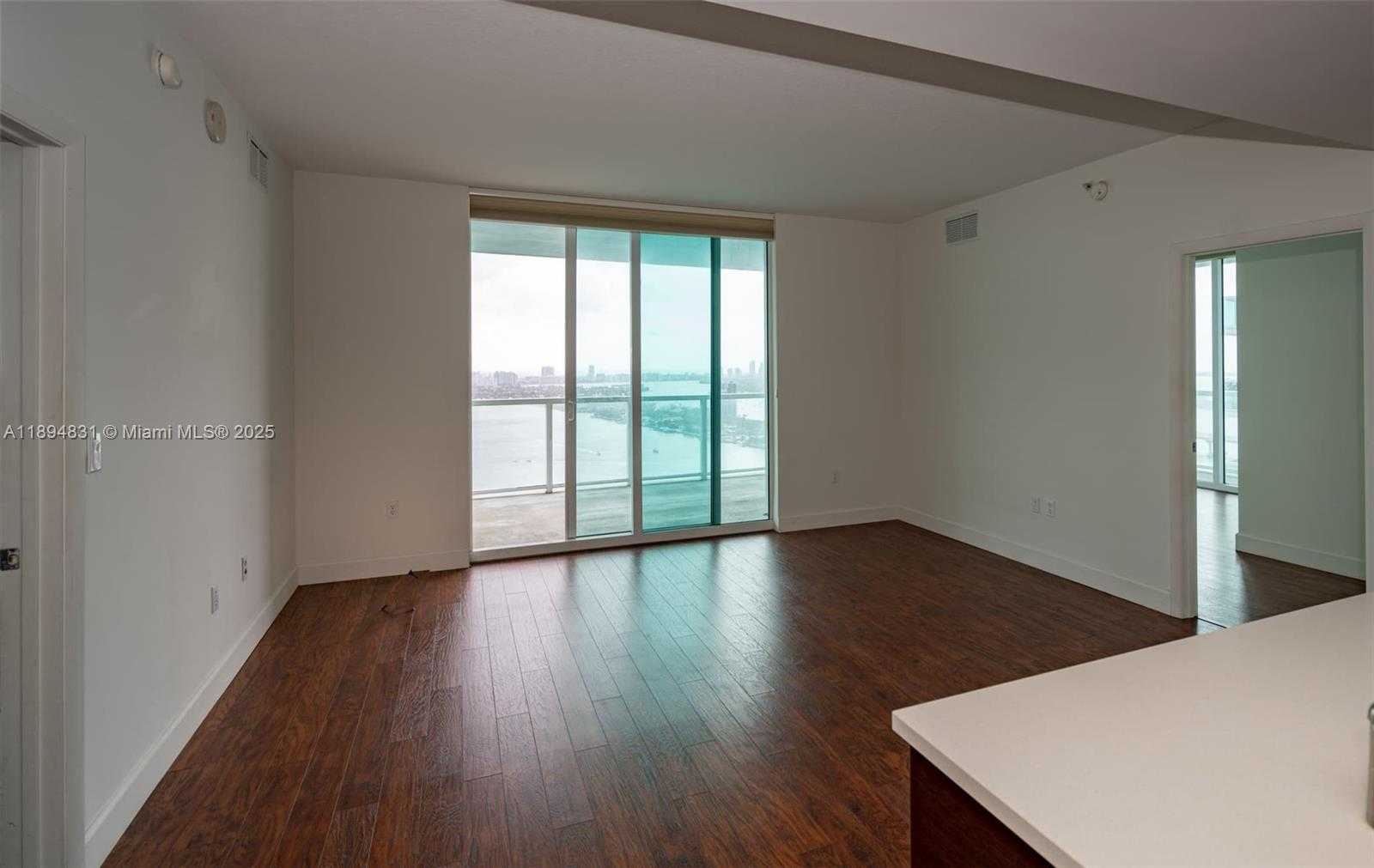 Small Image of 1900 NORTH BAYSHORE DR #3501, Miami Number 8