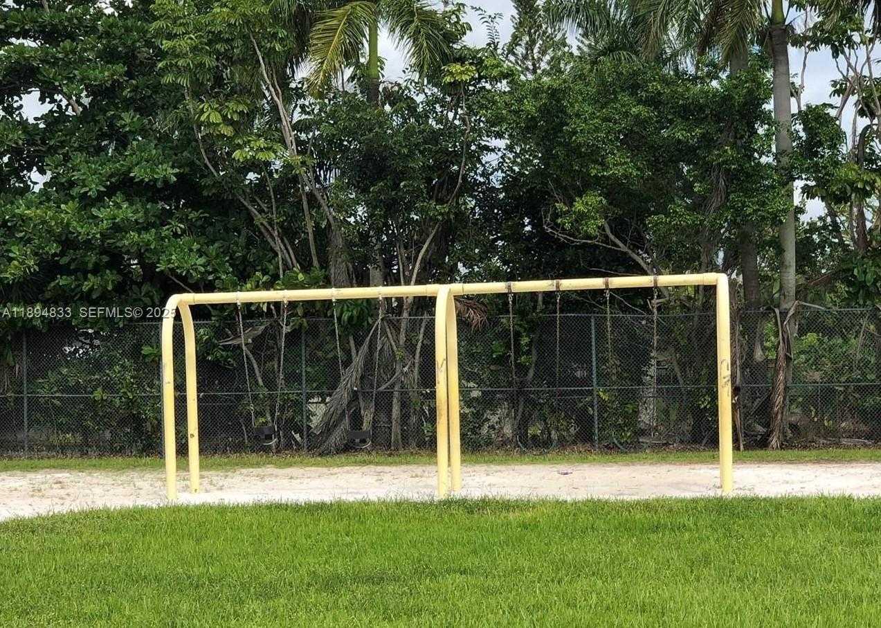 Small Image of 438 NORTH WEST 84TH TER #438, Miami Number 18