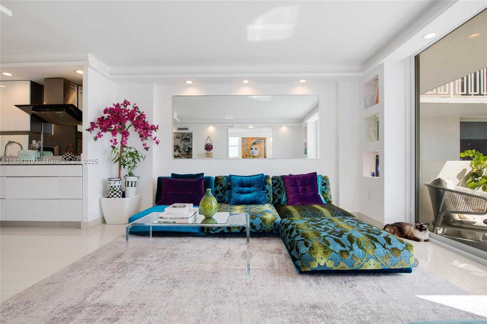 Small Image of 401 OCEAN DR #1006, Miami Beach Number 10