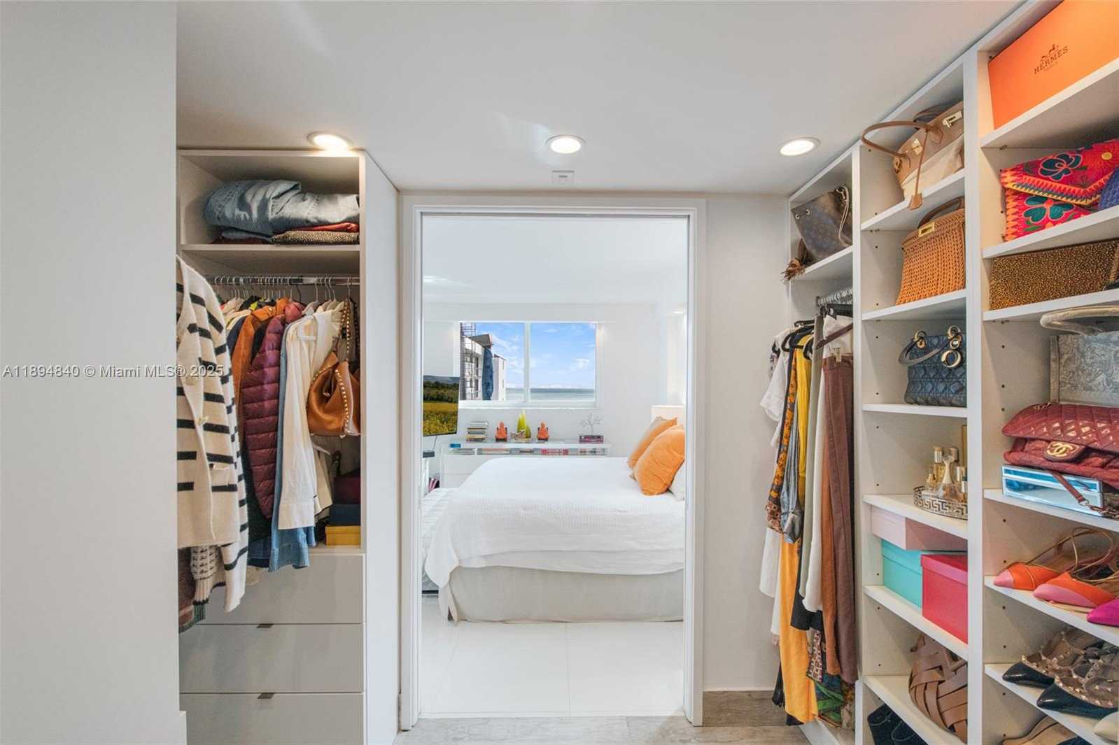 Small Image of 401 OCEAN DR #1006, Miami Beach Number 16