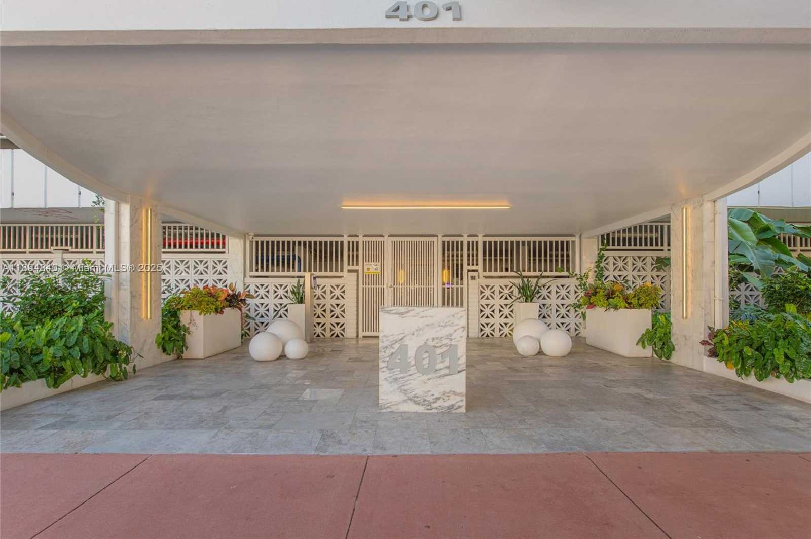 Small Image of 401 OCEAN DR #1006, Miami Beach Number 19