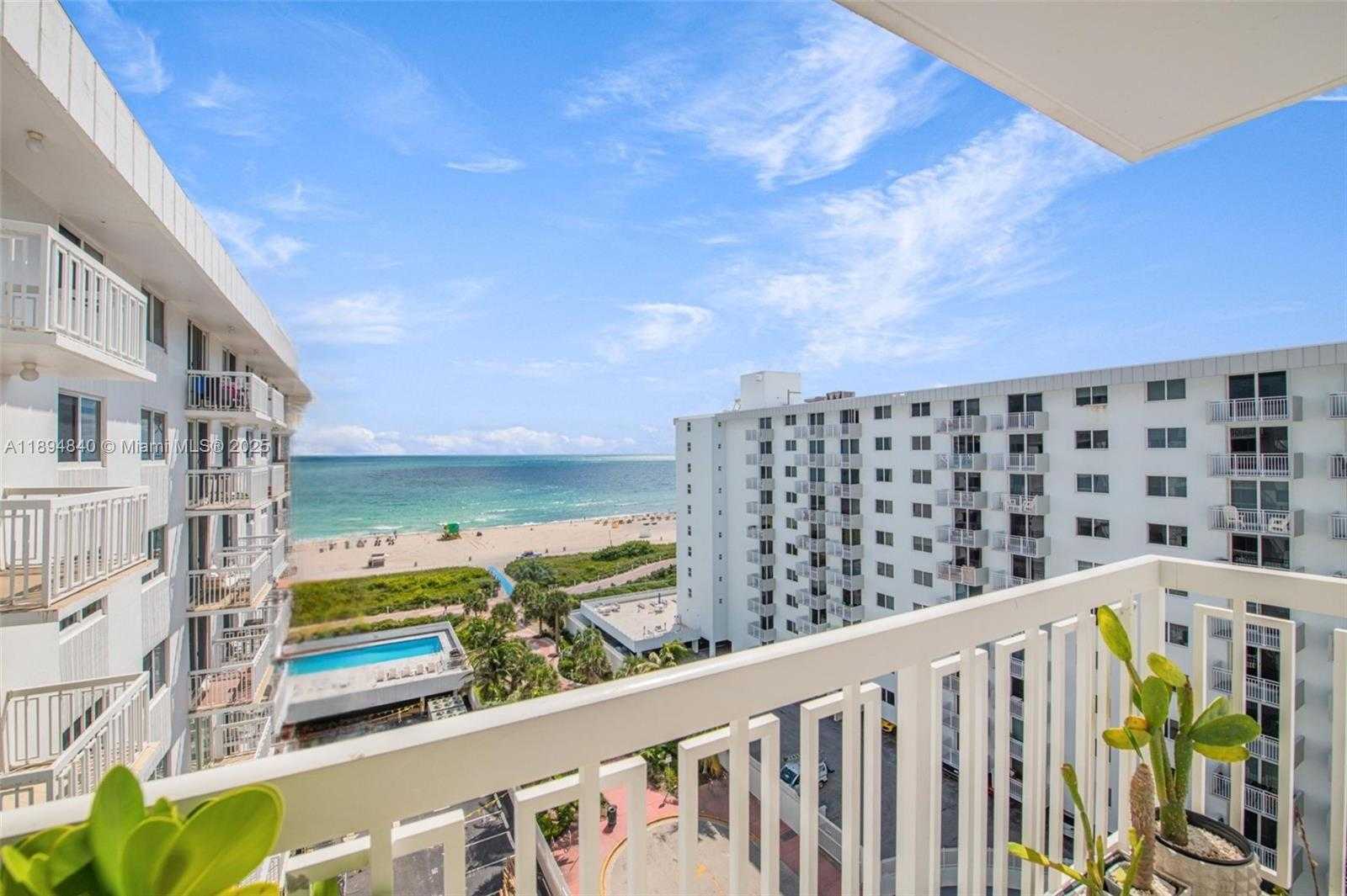 Small Image of 401 OCEAN DR #1006, Miami Beach Number 2