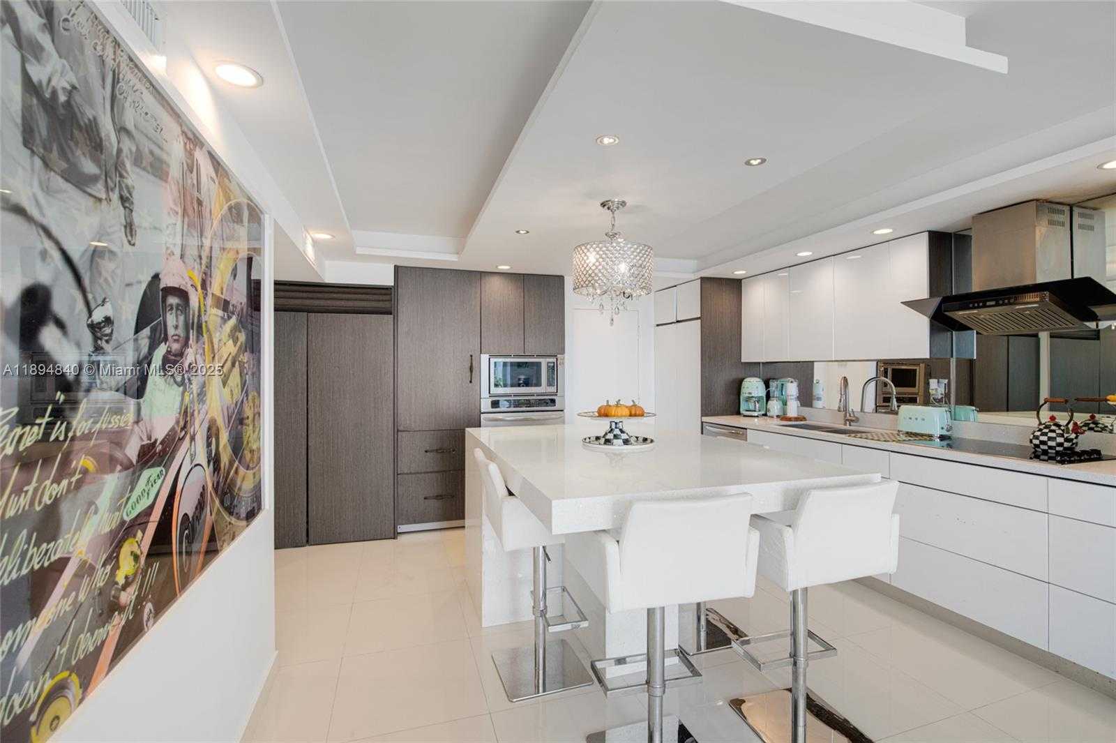 Small Image of 401 OCEAN DR #1006, Miami Beach Number 8