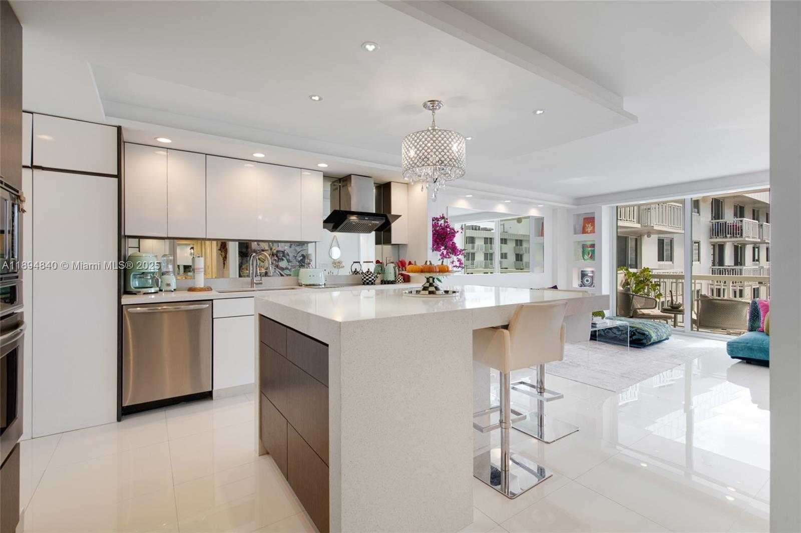 Small Image of 401 OCEAN DR #1006, Miami Beach Number 9